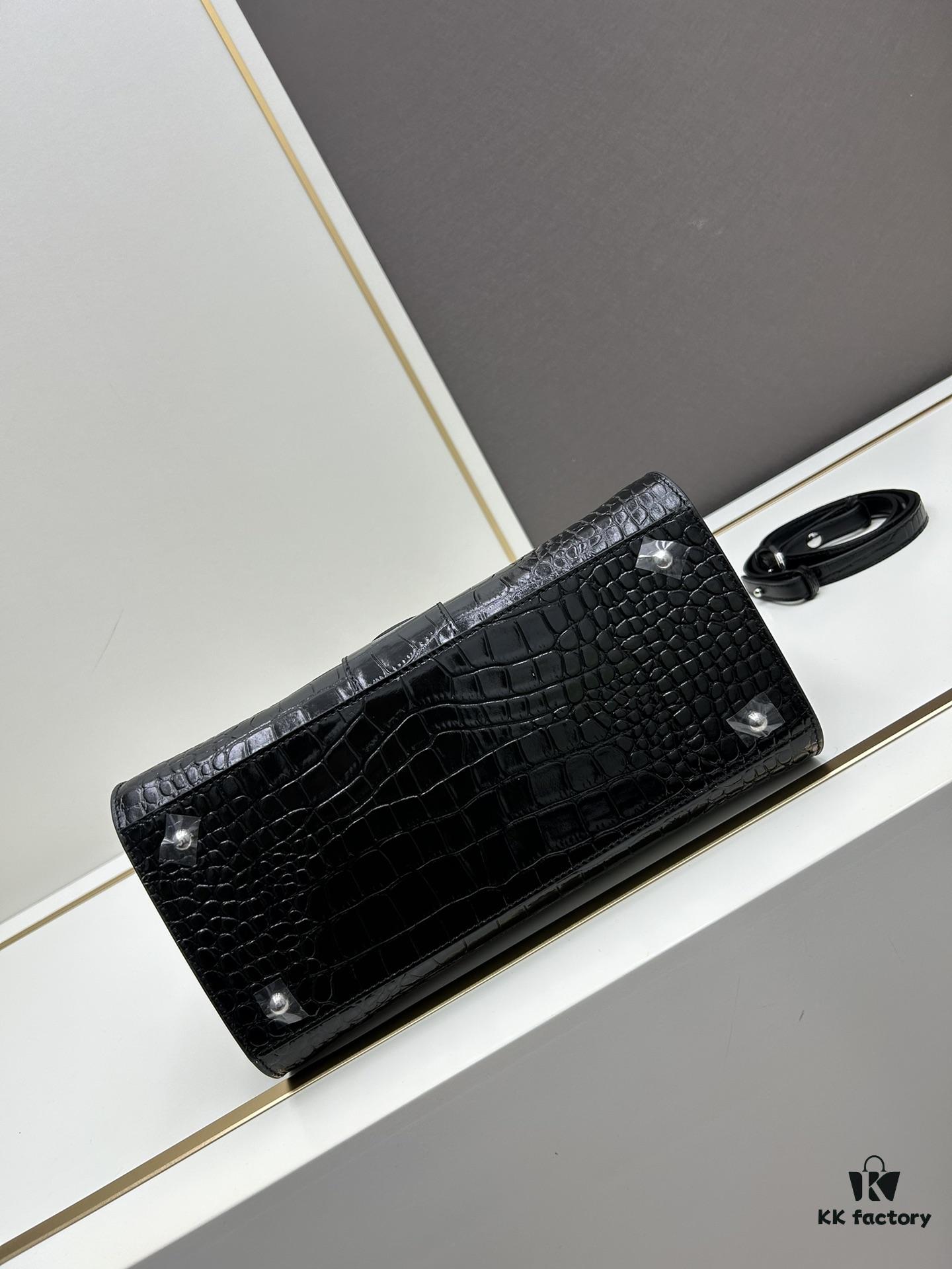 Luxuriously Unveiled 🔥 Crocodile-Embossed MM Size