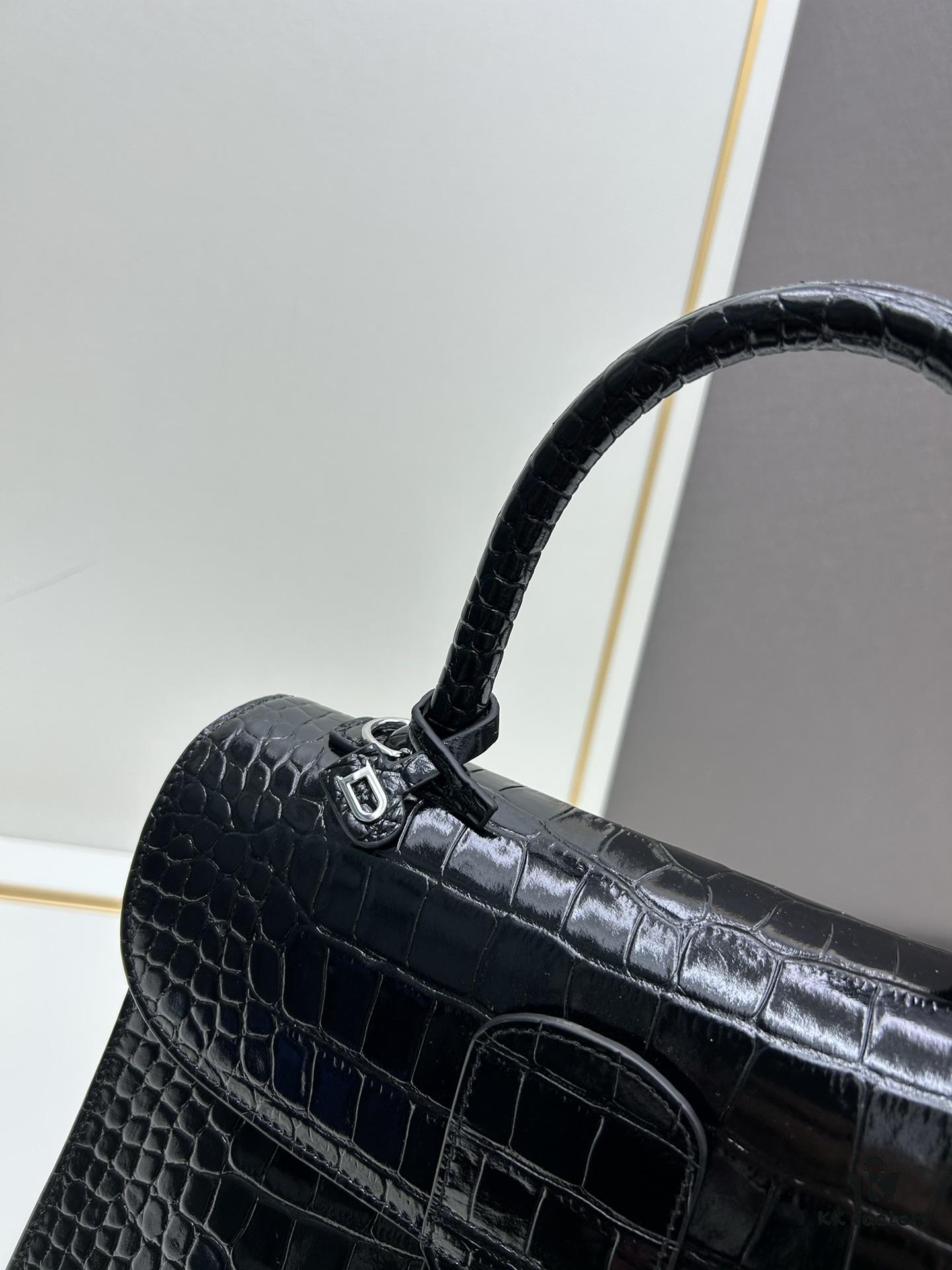 Luxuriously Unveiled 🔥 Crocodile-Embossed MM Size