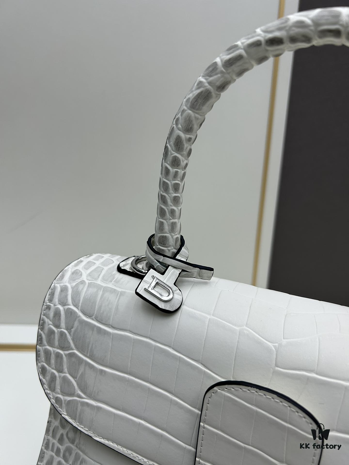 Luxuriously Unveiled 🔥 Crocodile-Embossed MM Size