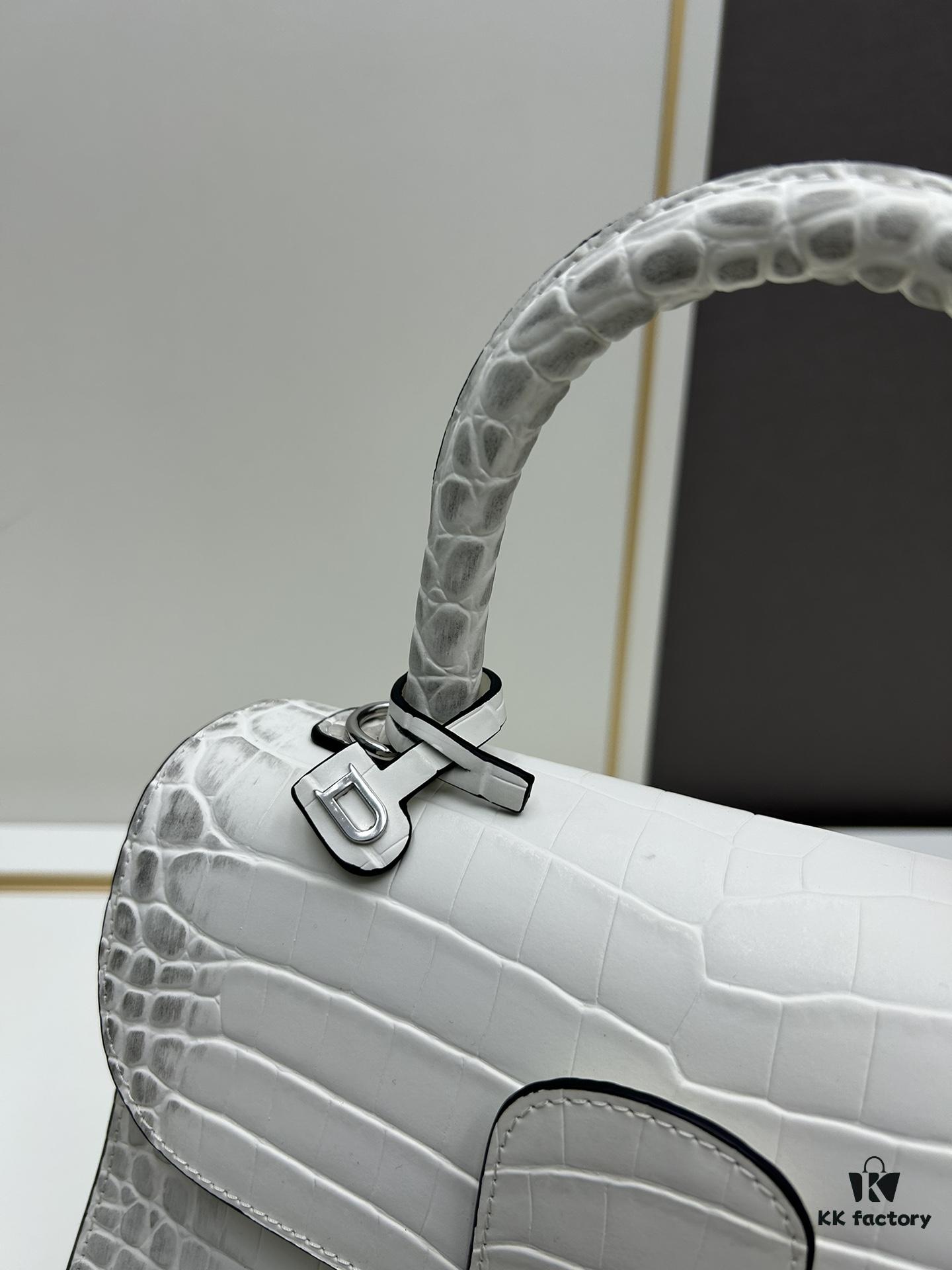 Luxuriously Unveiled 🔥 Crocodile-Embossed MM Size by Delvaux