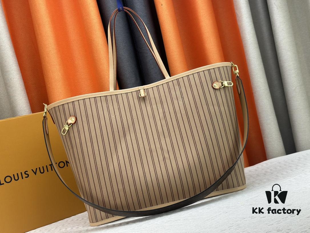 Authentic Item! Highly Acclaimed. LV's Latest Bestseller M40990 Large Size, Genuine Leather with Bronze Hardware, Real Photos Taken by Us. Welcome to Inquiry! Size: Large 40*33*20