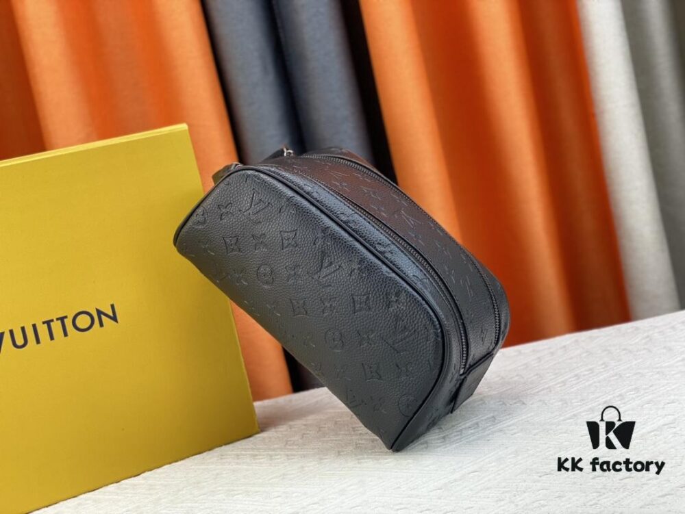 Exclusive Louis Vuitton Neymar-Inspired Dual-Zip Cosmetic Pouch – Soft Monogram Canvas, Practical & Celebrity-Favorite Design