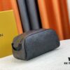 Exclusive Louis Vuitton Neymar-Inspired Dual-Zip Cosmetic Pouch – Soft Monogram Canvas, Practical & Celebrity-Favorite Design
