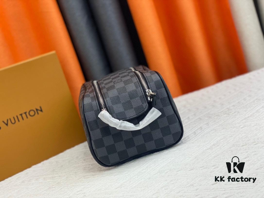 Exclusive Louis Vuitton Neymar-Inspired Dual-Zip Cosmetic Pouch – Soft Monogram Canvas, Highly Practical Design Loved by Stars