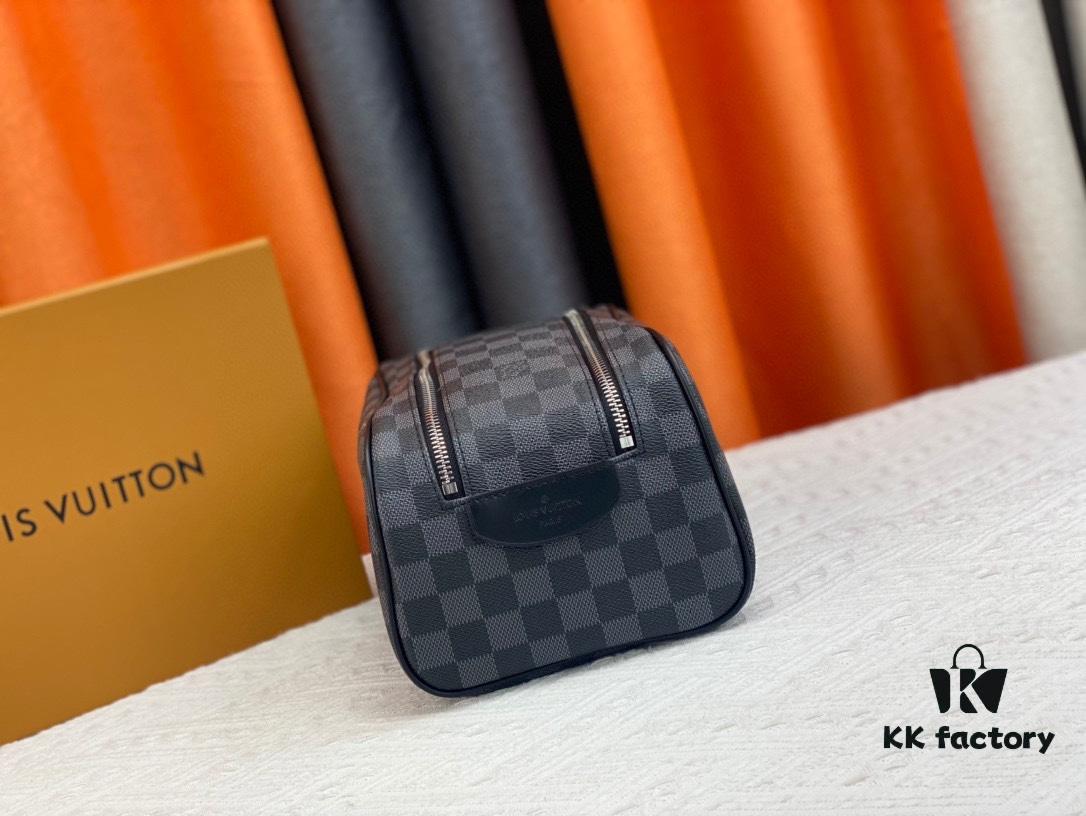 Exclusive Louis Vuitton Neymar-Inspired Dual-Zip Cosmetic Pouch – Soft Monogram Canvas, Highly Practical Design Loved by Stars