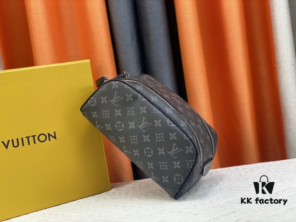 Exclusive Louis Vuitton Neymar-Inspired Dual-Zip Cosmetic Pouch, Favored by Stars, Made of Soft Monogram Canvas