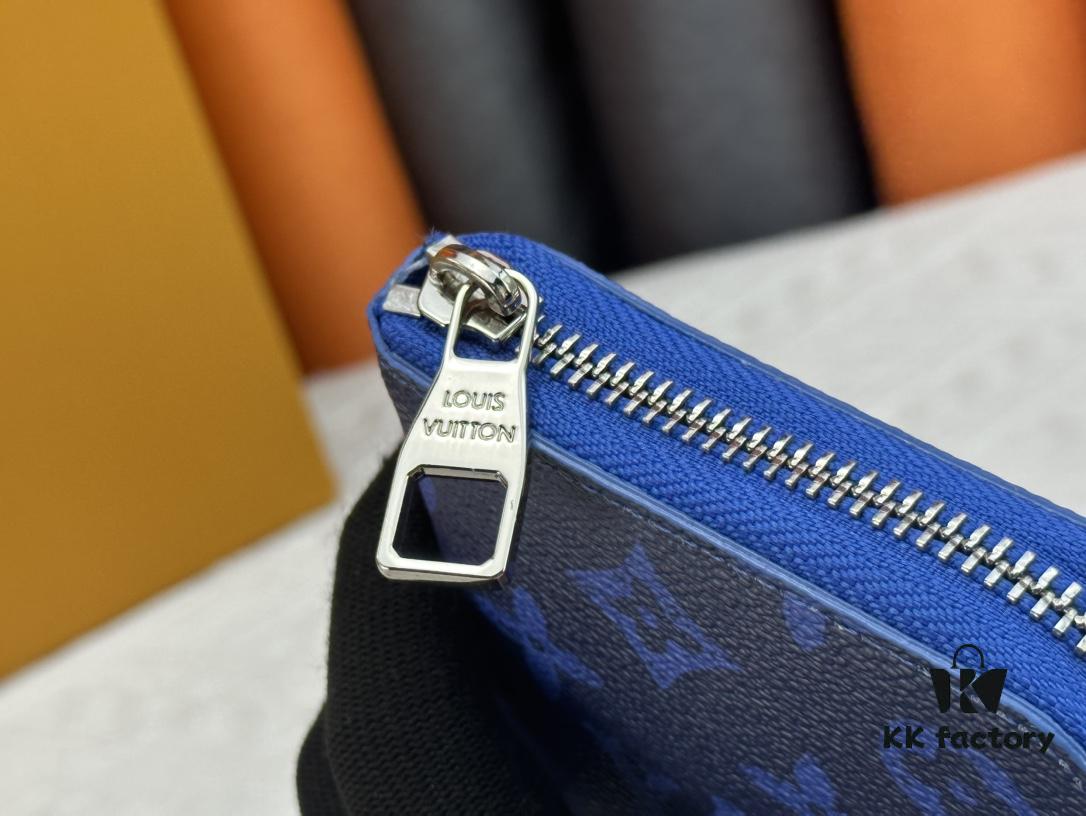 M80801 This zipper wallet is part of the 2021–24 Autumn-Winter Everyday LV Limited Edition collection
