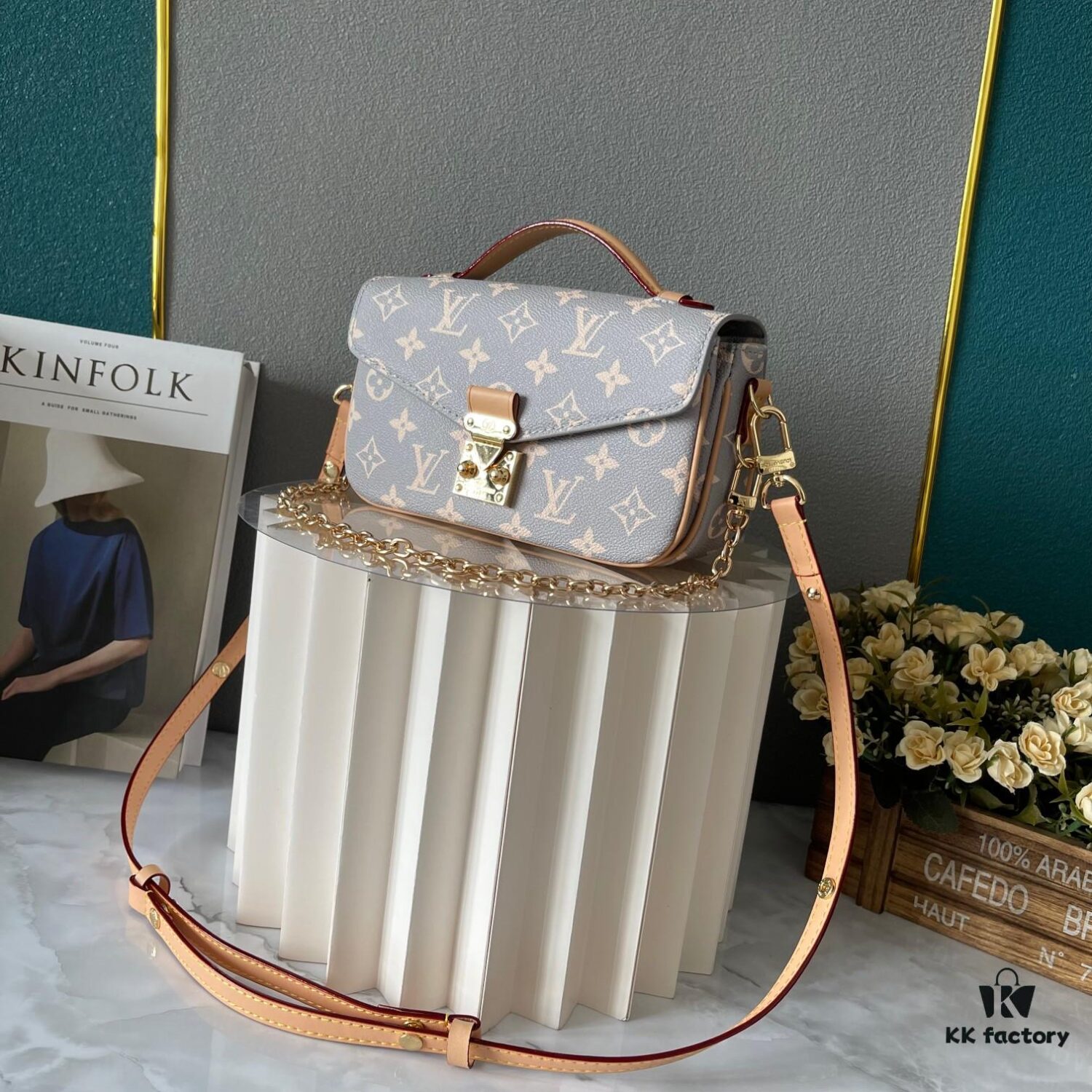 Upgraded Version 180 (High-Quality Replica) M12429 M23940 M40749 M46914 M46279 M22834 M46595 LV Messenger Bag Small East West Métis Handbag