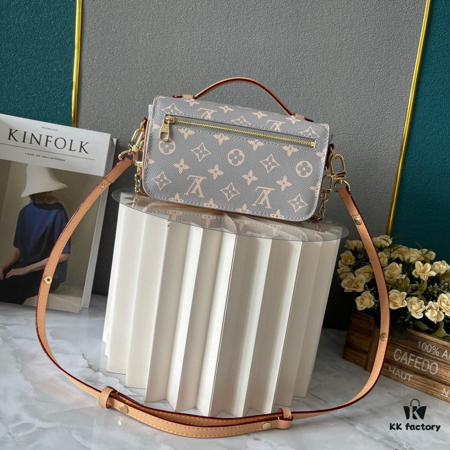 Upgraded Version 180 (High-Quality Replica) M12429 M23940 M40749 M46914 M46279 M22834 M46595 LV Messenger Bag Small East West Métis Handbag