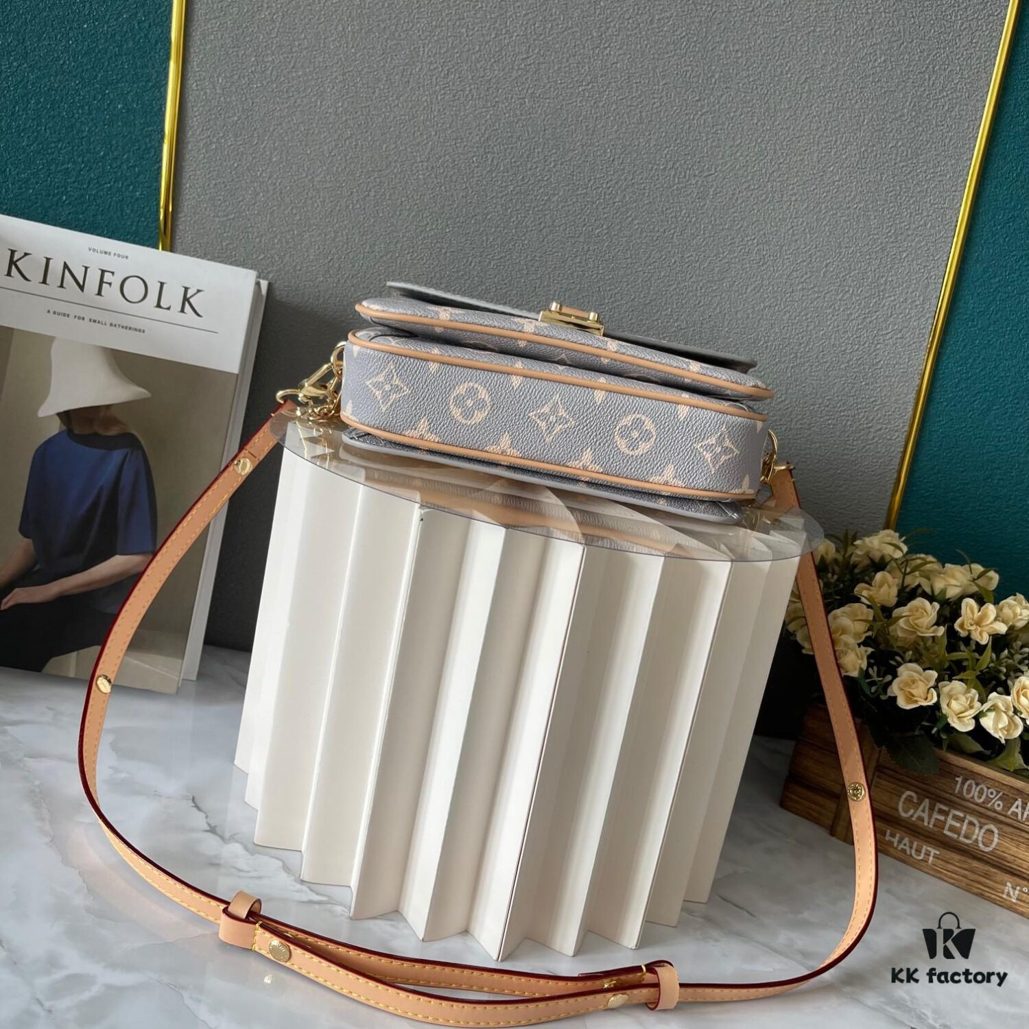 Upgraded Version 180 (High-Quality Replica) M12429 M23940 M40749 M46914 M46279 M22834 M46595 LV Messenger Bag Small East West Métis Handbag