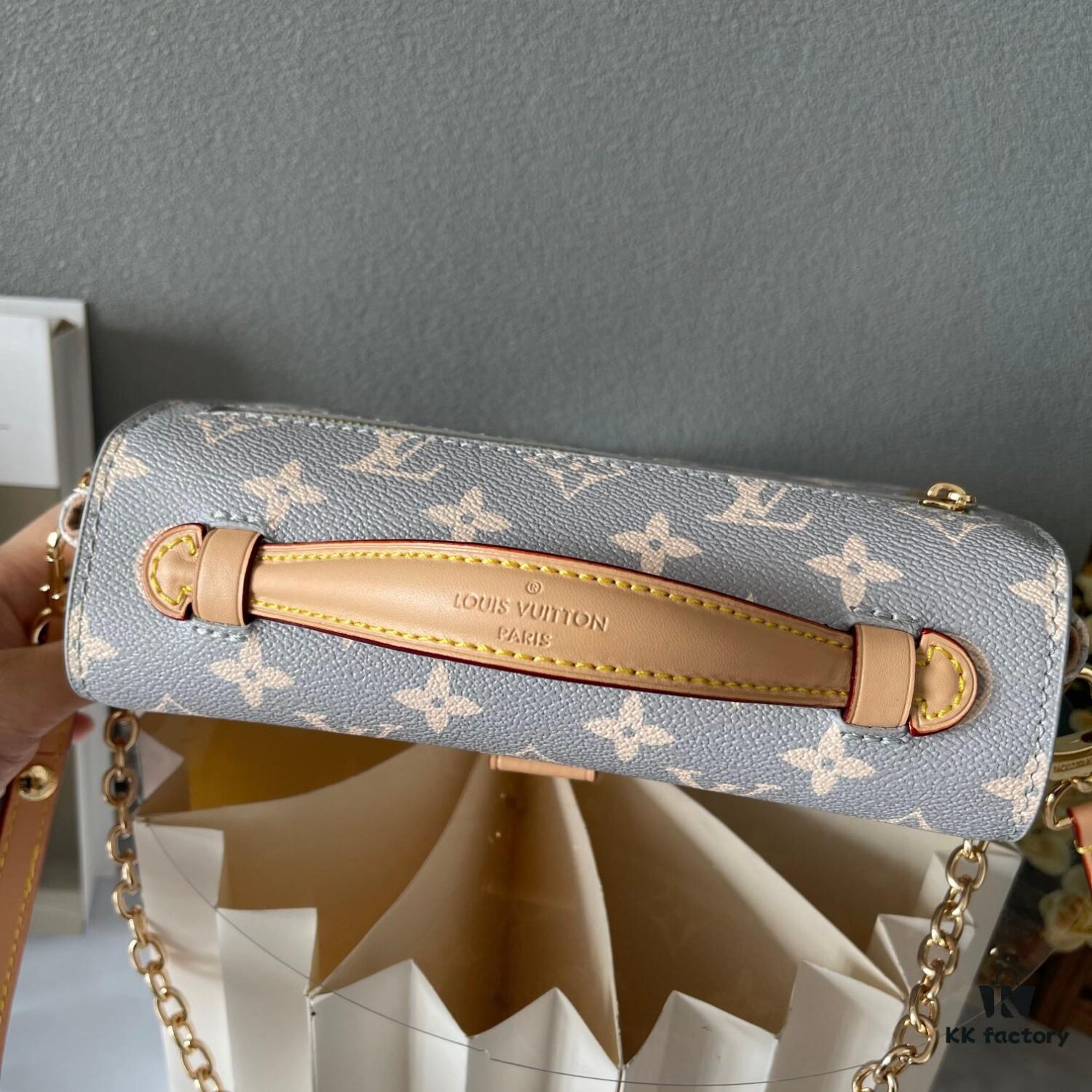 Upgraded Version 180 (High-Quality Replica) M12429 M23940 M40749 M46914 M46279 M22834 M46595 LV Messenger Bag Small East West Métis Handbag