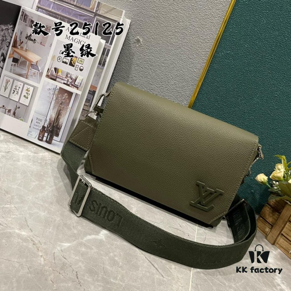 Upgraded Version 200 [Takeoff Small Aer Messenger Bag] M25125 M24769 57080 Black Forest Green