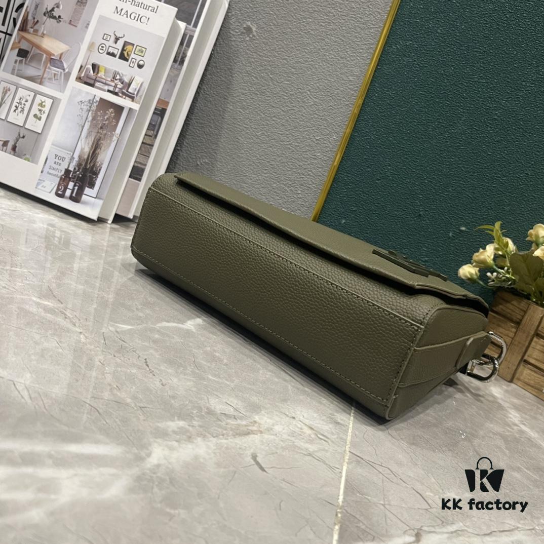 Upgraded Version 200 [Takeoff Small Aer Messenger Bag] M25125 M24769 57080 Black Forest Green