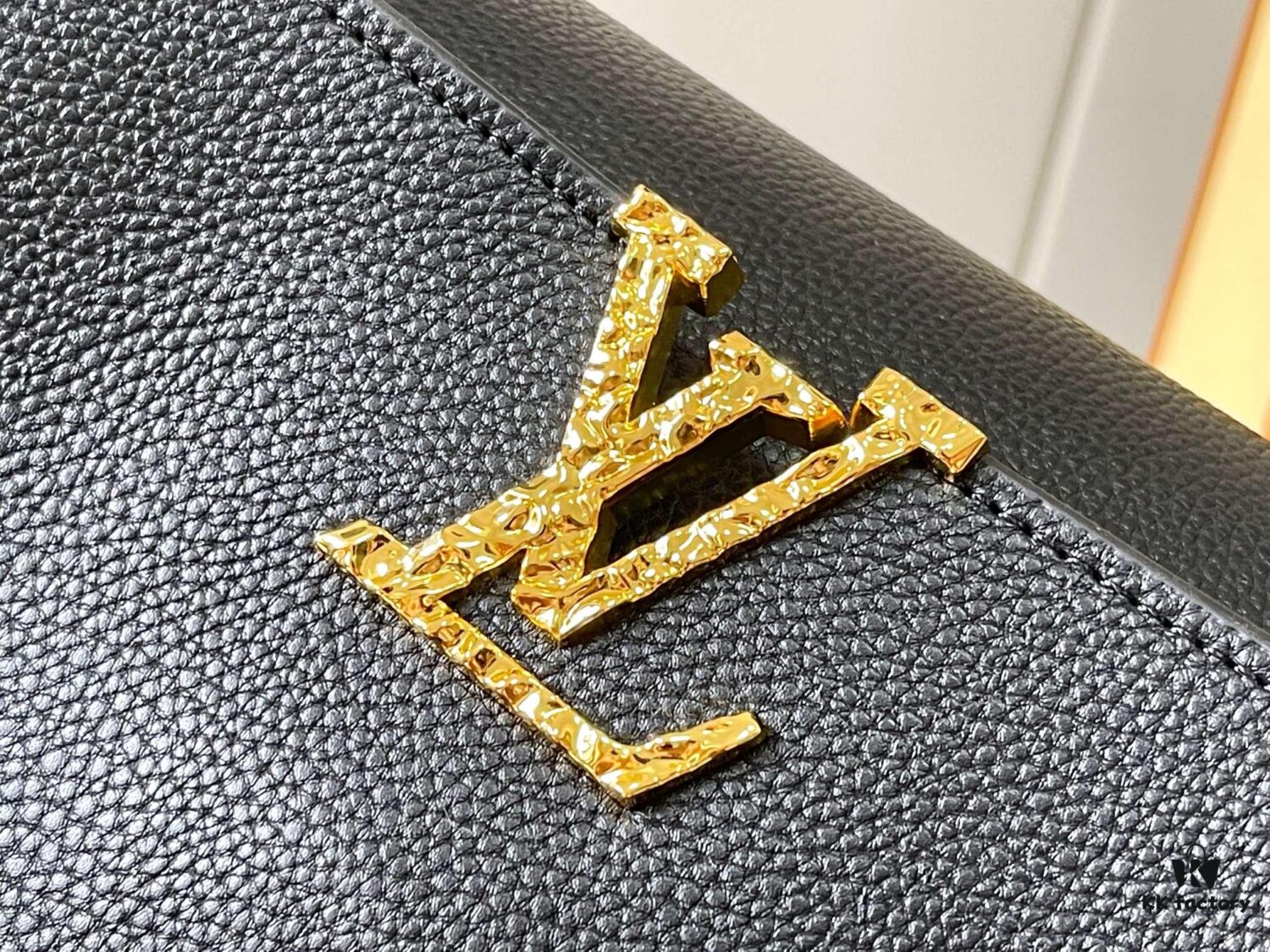 Upgraded M24664 Capucines East West Medium Handbag