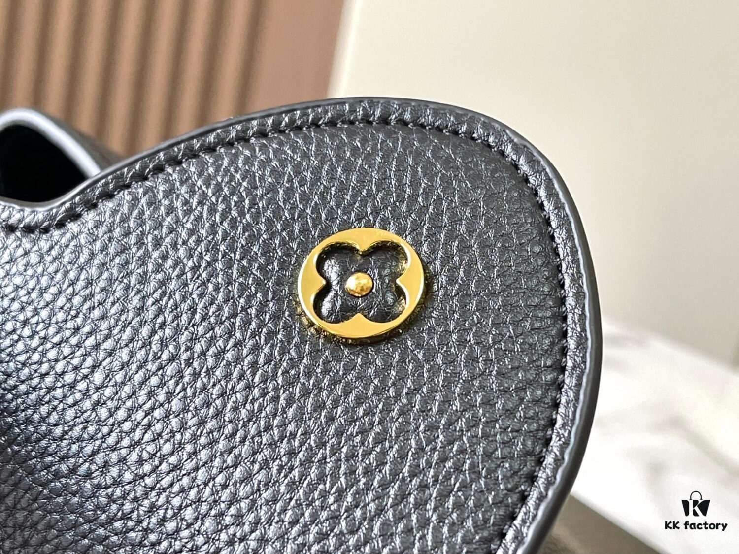 Upgraded M24664 Capucines East West Medium Handbag