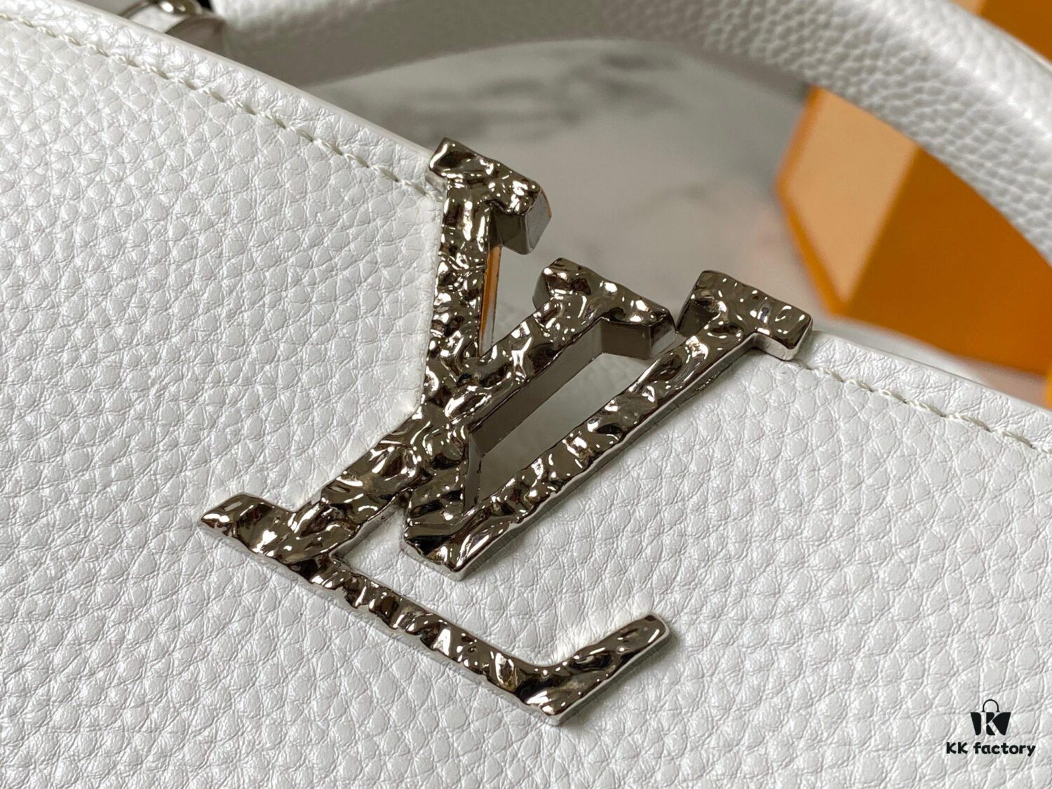 Upgraded M24671 Capucines East West Mini Bag