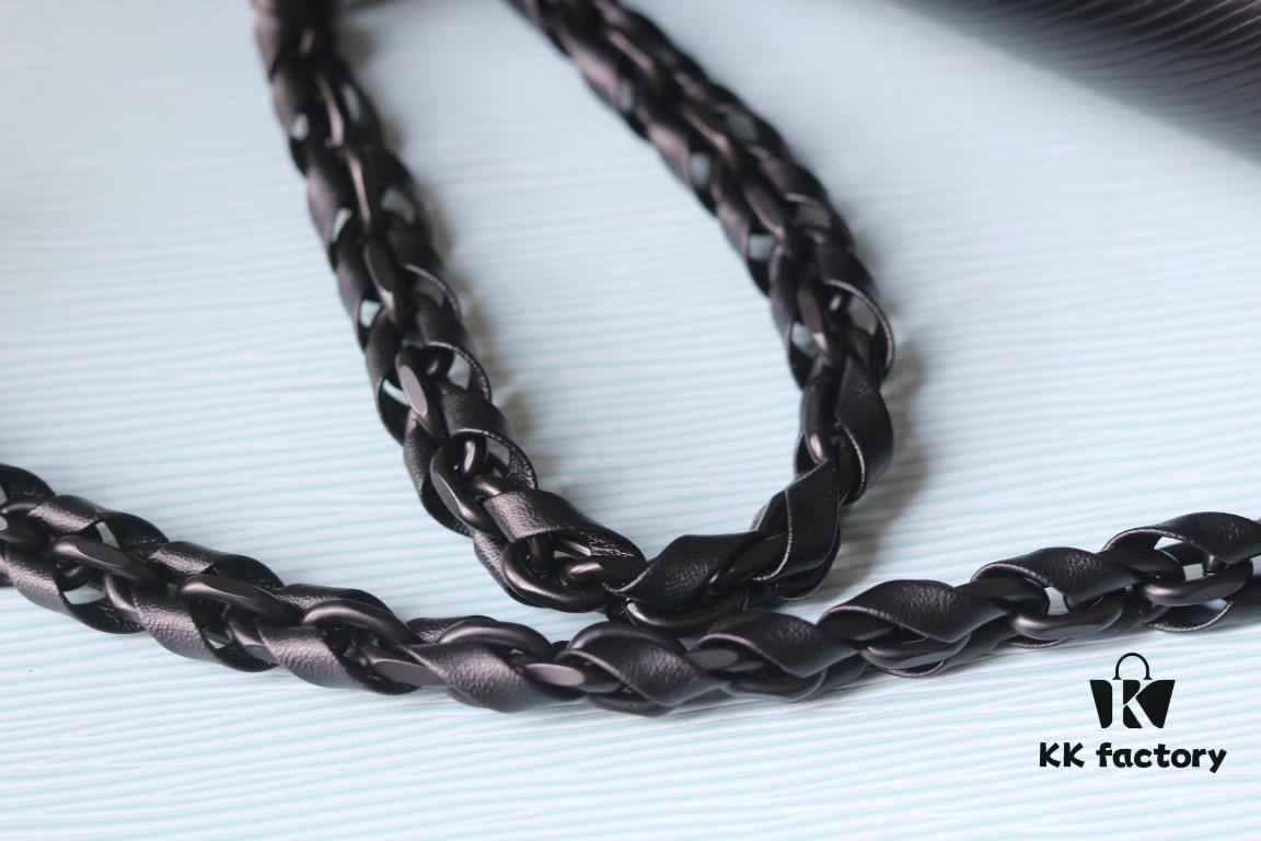 2024 New Black Warrior Twist Medium Handbag - Epi Grained Leather with LV Twist Lock