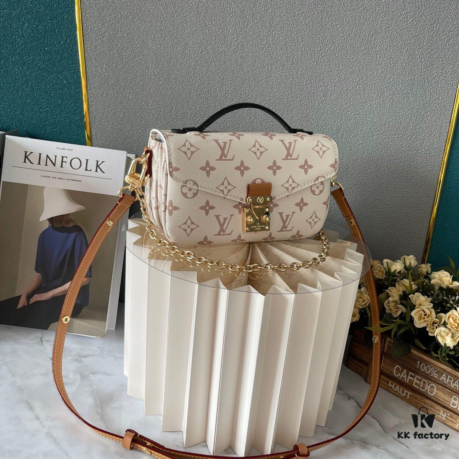 Upgraded Version 160 (High-Quality Replica) M12429 M23940 M40749 M46914 M46279 M22834 M46595 LV Messenger Bag Small East West Métis Handbag