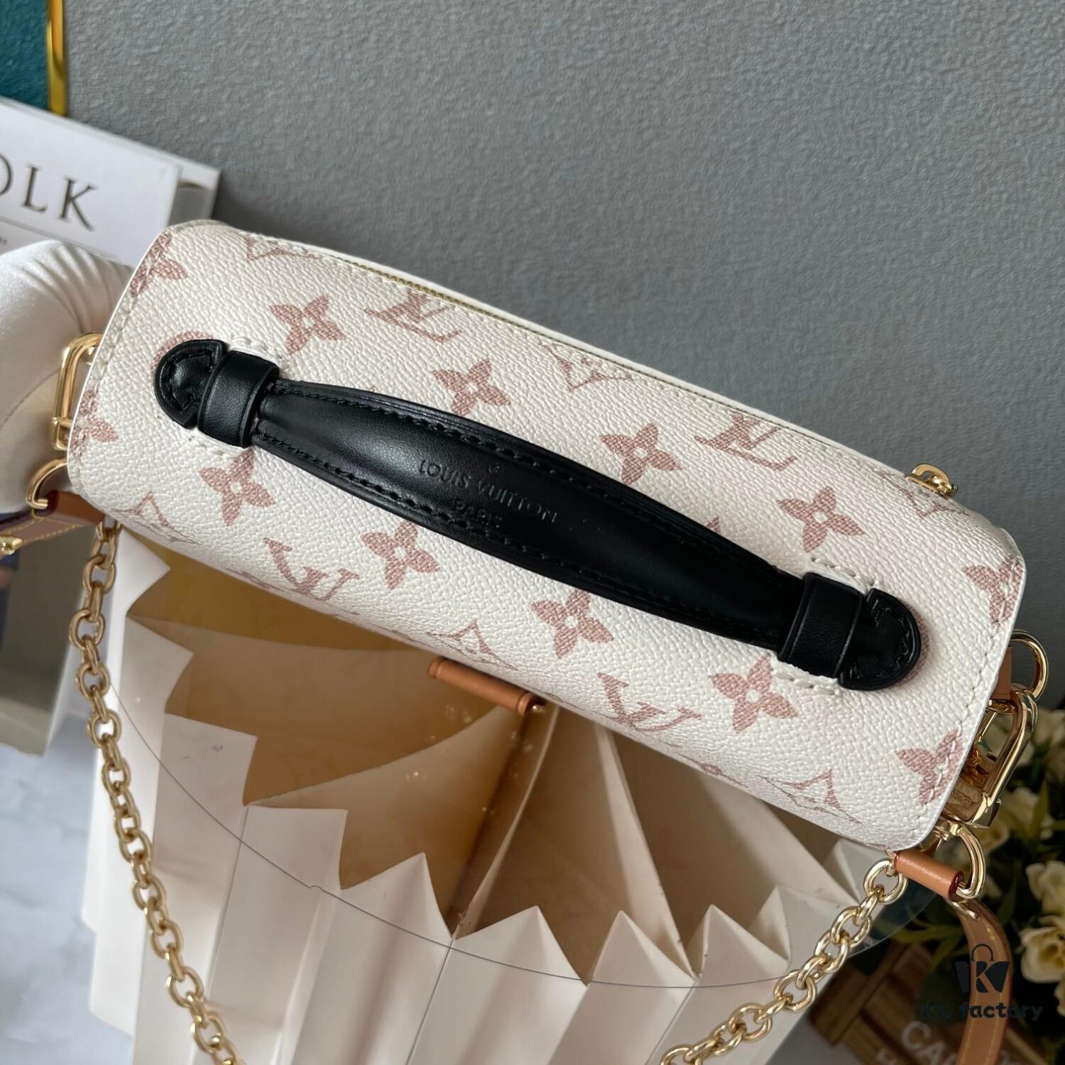 Upgraded Version 160 (High-Quality Replica) M12429 M23940 M40749 M46914 M46279 M22834 M46595 LV Messenger Bag Small East West Métis Handbag