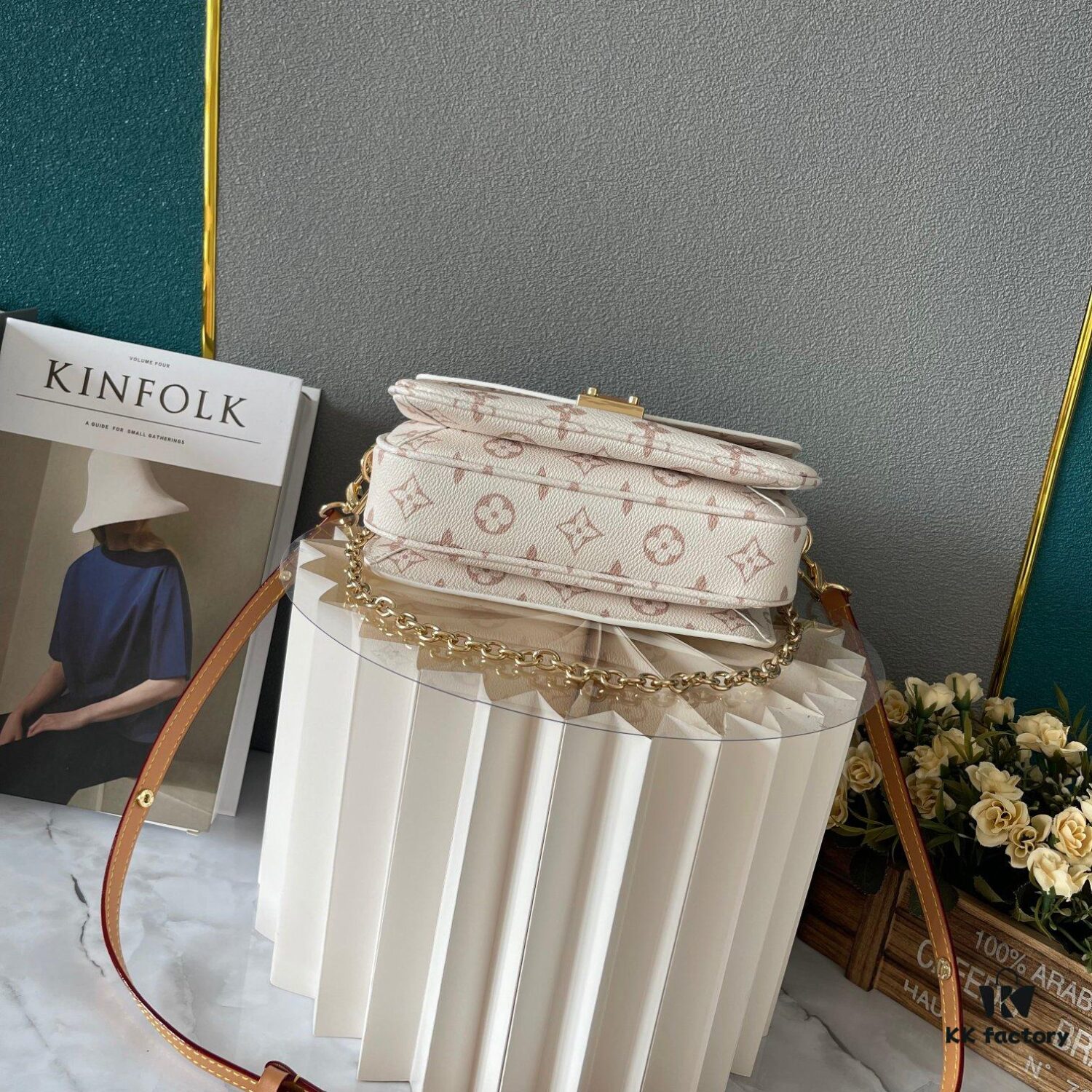 Upgraded Version 160 (High-Quality Replica) M12429 M23940 M40749 M46914 M46279 M22834 M46595 LV Messenger Bag Small East West Métis Handbag