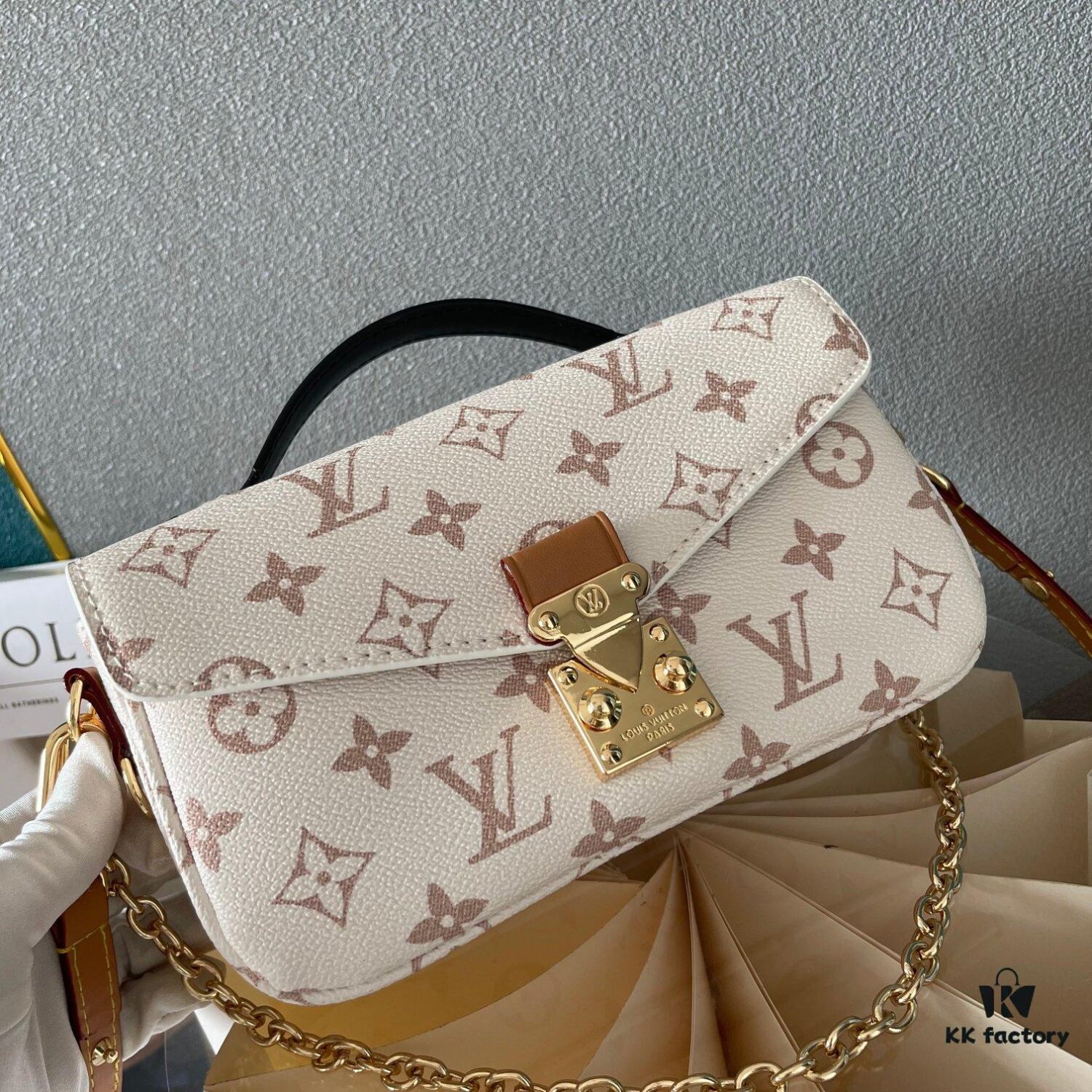 Upgraded Version 160 (High-Quality Replica) M12429 M23940 M40749 M46914 M46279 M22834 M46595 LV Messenger Bag Small East West Métis Handbag