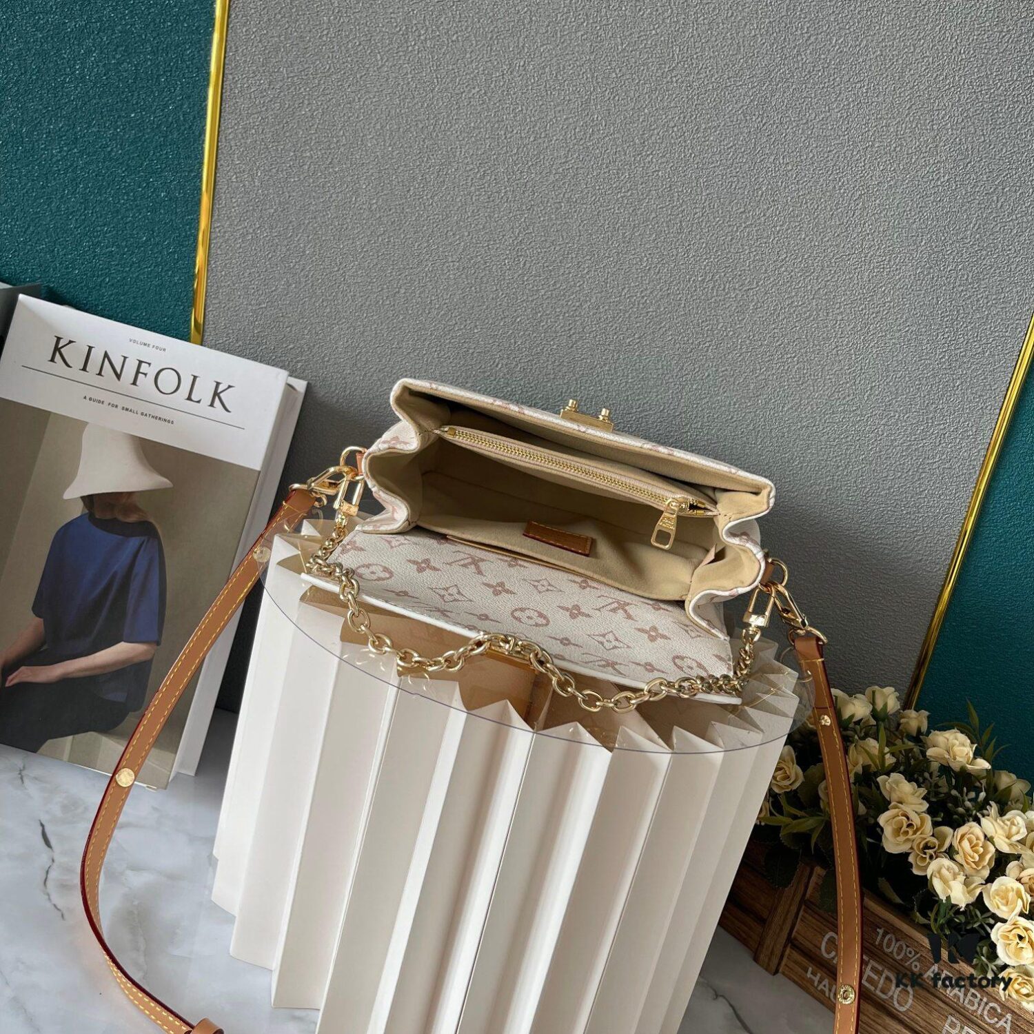 Upgraded Version 160 (High-Quality Replica) M12429 M23940 M40749 M46914 M46279 M22834 M46595 LV Messenger Bag Small East West Métis Handbag