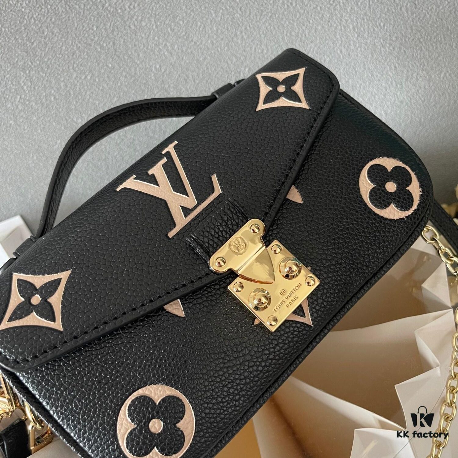 Upgraded Version 160 (High-Quality Replica) M12429 M23940 M40749 M46914 M46279 M22834 M46595 LV Messenger Bag Small Size East West Métis Handbag