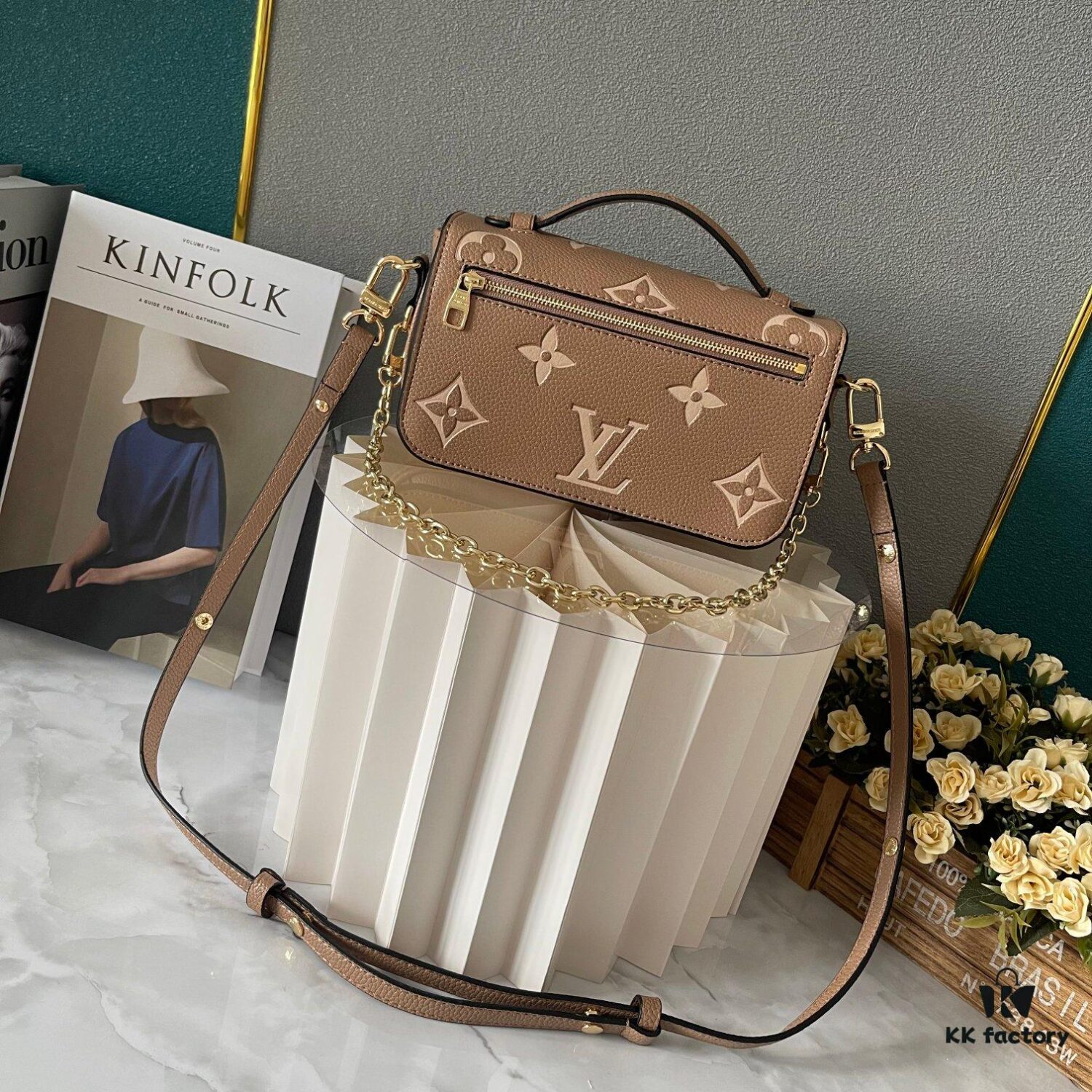 Upgraded Version 160 (High-Quality Replica) M12429 M23940 M40749 M46914 M46279 M22834 M46595 LV Messenger Bag Small East West Métis Handbag