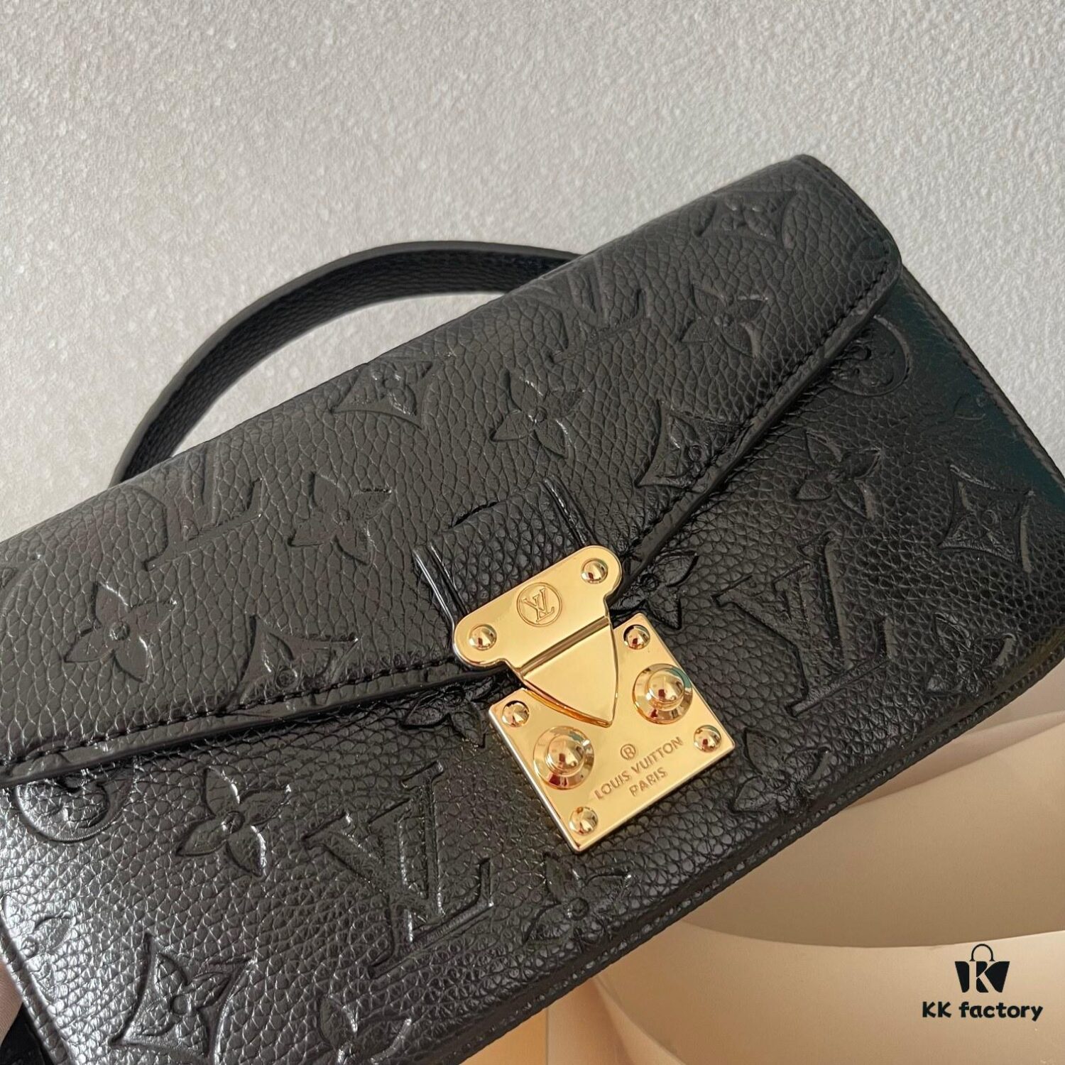 Upgraded Version 150 (High-Quality Replica) M12429 M23940 M40749 M46914 M46279 M22834 M46595 LV Messenger Bag Small East West Métis Handbag