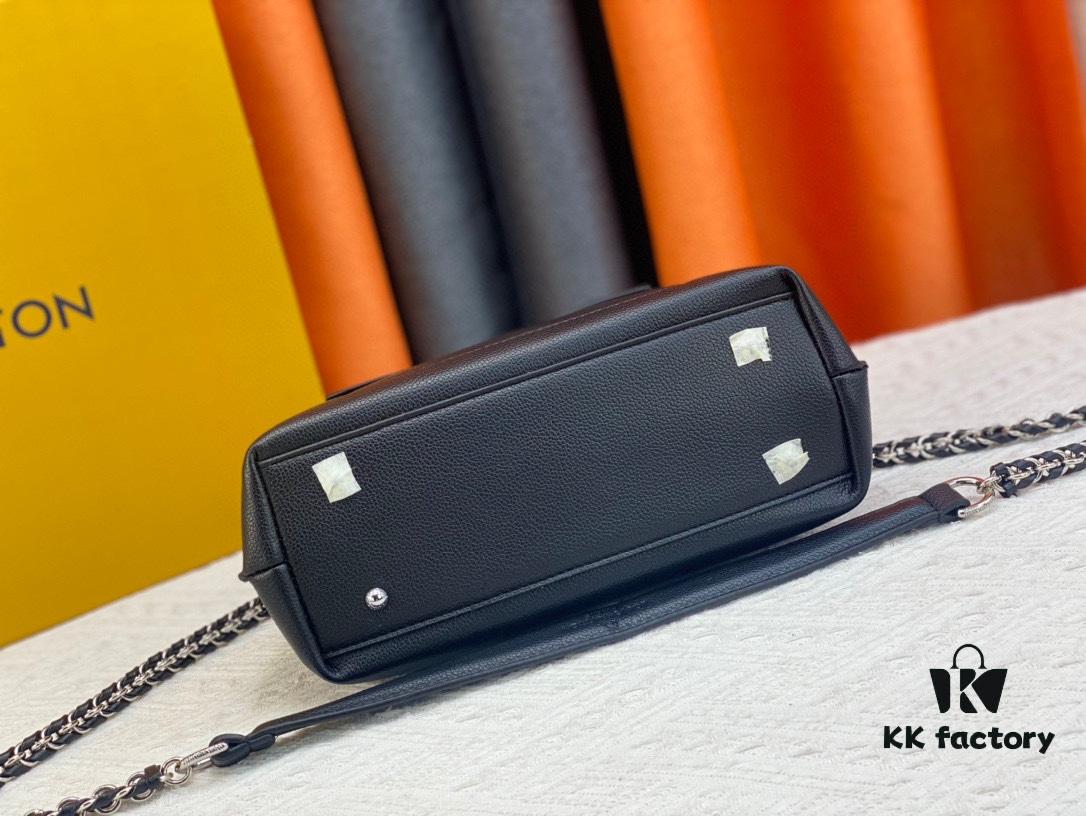 Exclusive Background Upgraded Original Version M21088 M21052 M20997 This Season, the Compact Lockme Ever Mini Bag Features Fashionable New Hues in Grained Calfskin Leather