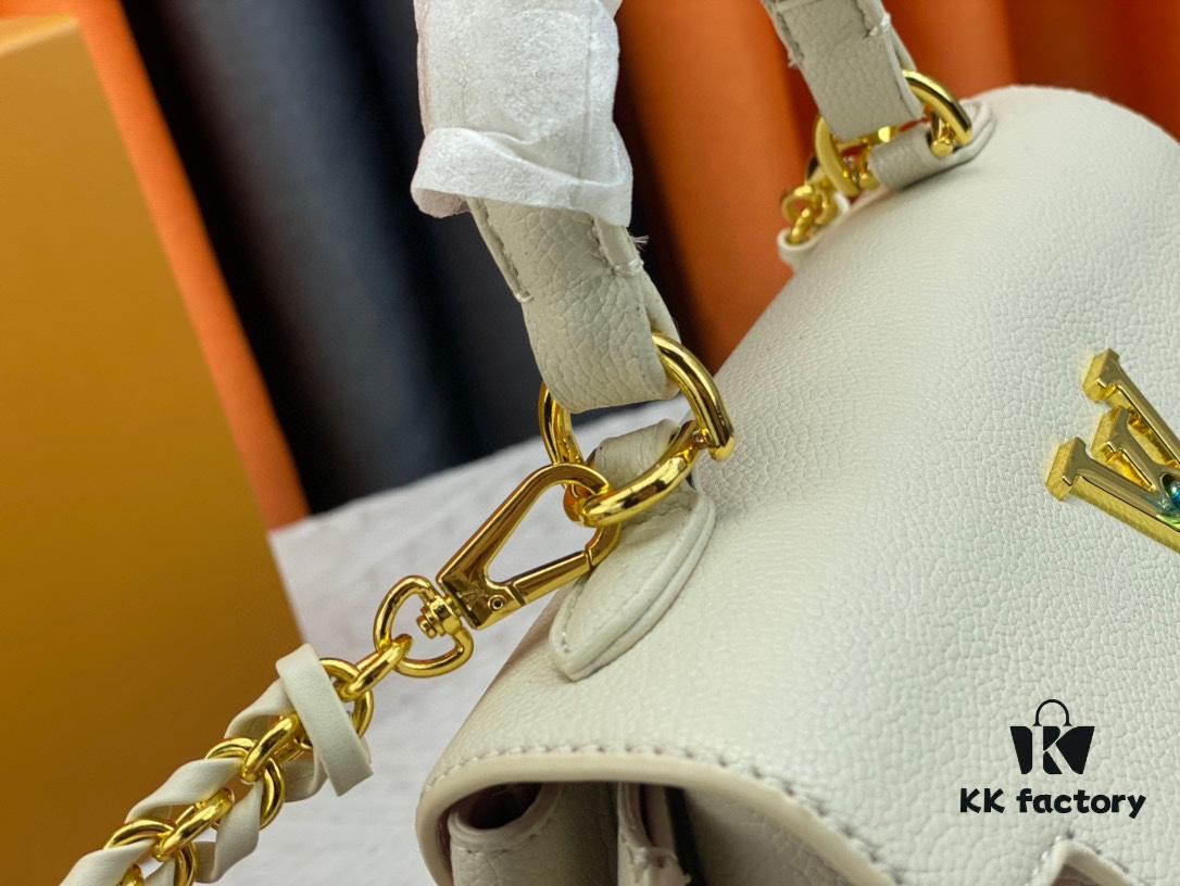 Exclusive Background Upgraded Original Version M21088 M21052 M20997 This Season, the Petite Lockme Ever Mini Bag Features Fashionably Toned Grained Calfskin Leather