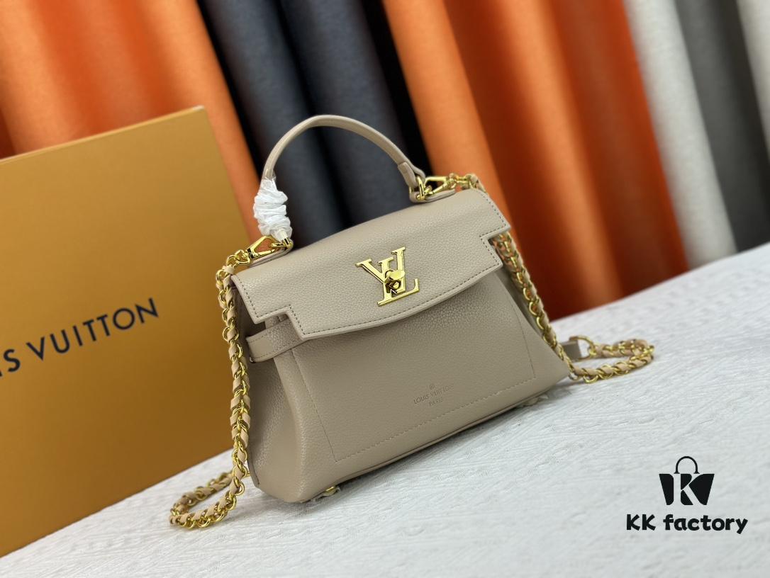 Exclusive Background Upgraded Original Version M21088 M21052 M20997 This Season, the Petite Lockme Ever Mini Bag Features Fashionable New Hues in Grained Calfskin Leather