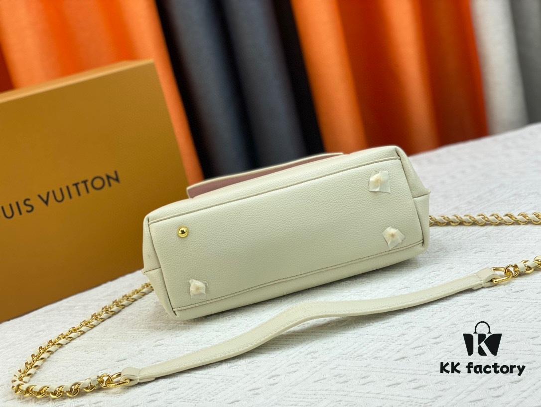 Exclusive Background Upgraded Original Version M21088 M21052 M20997 This Season, the Petite Lockme Ever Mini Bag Features Fashionably Toned Grained Calfskin Leather