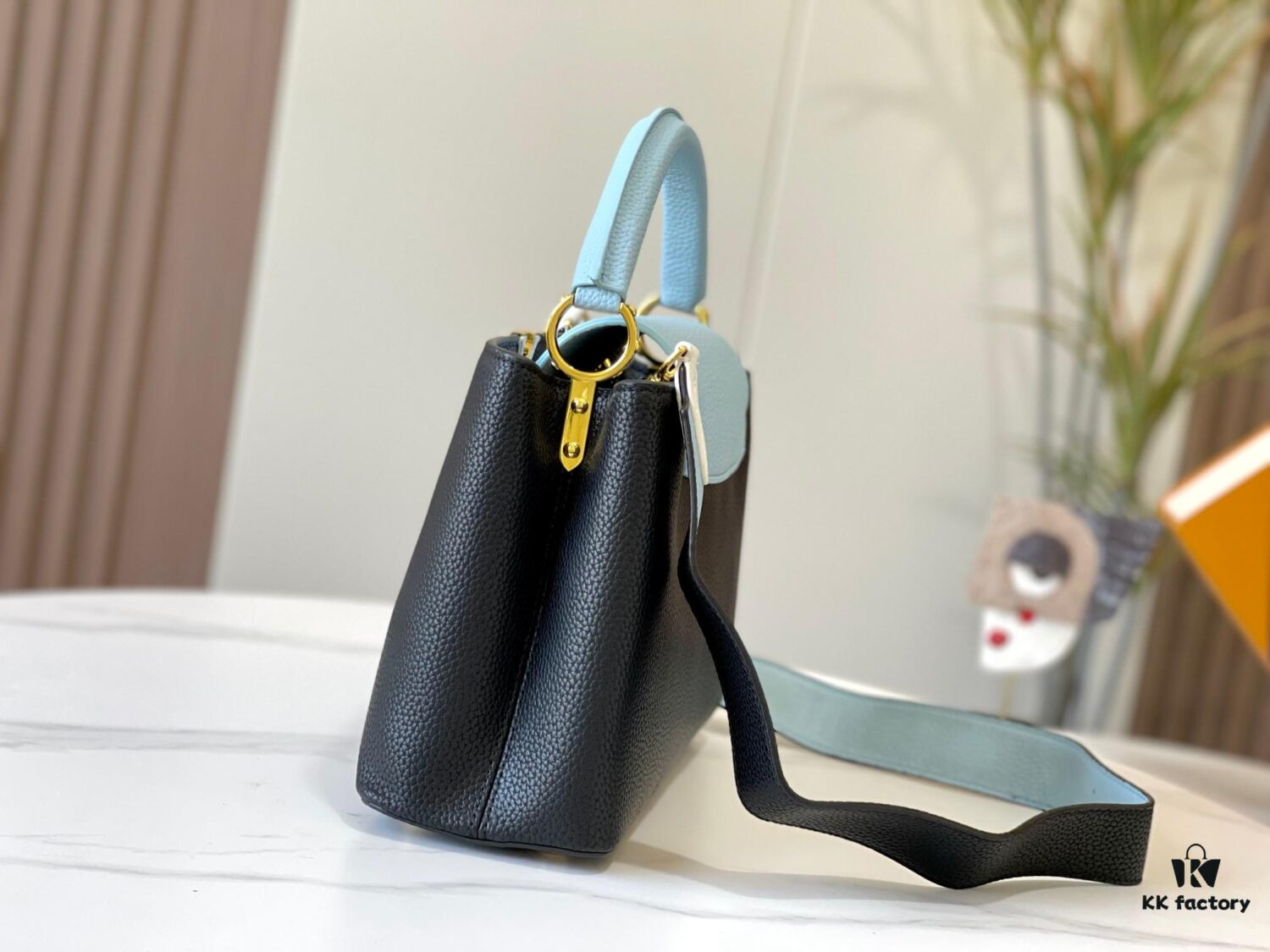 Upgraded Version 🇫🇷 M57523 M57522 Black and Lake Blue Capucines MM Handbag