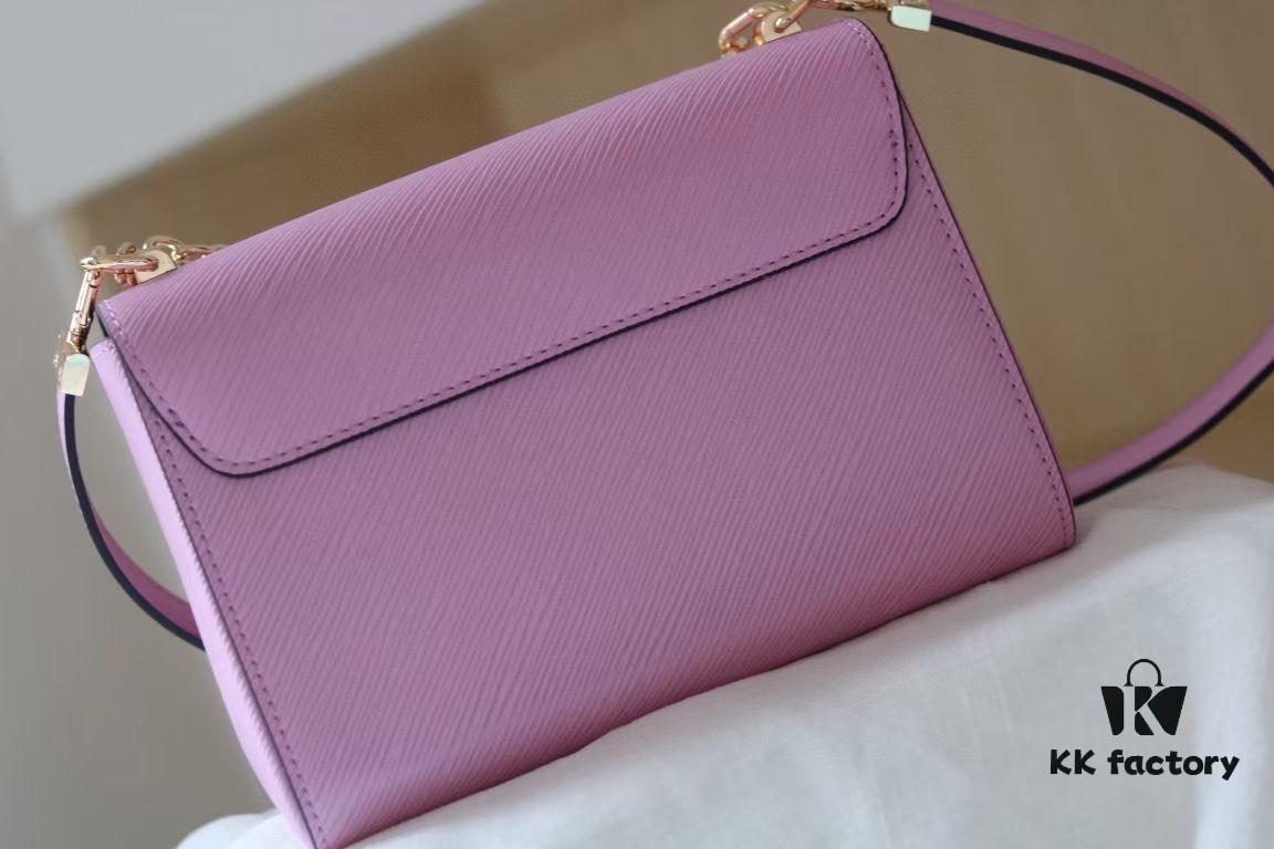 Latest TWIST Collection Top Quality Original Version Model No. 50369/59402/59403/59627/59405 The new medium-sized Twist bag features a double chain with hand-enameled Monogram flowers, exuding soft elegance whether used as decoration or an extended carrying option. The LV Twist lock continues the brand's classic design elements.