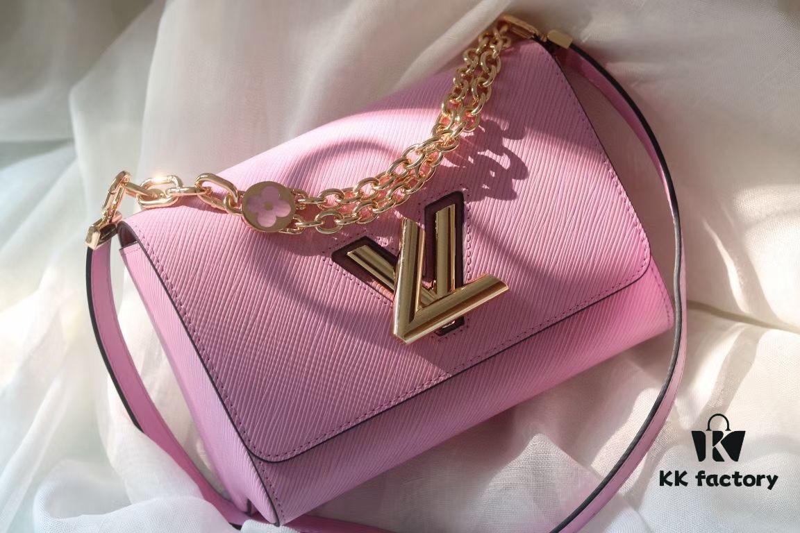 Latest TWIST Collection Top Quality Original Version Model No. 50369/59402/59403/59627/59405 The new medium-sized Twist bag features a double chain with hand-enameled Monogram flowers, exuding soft elegance whether used as decoration or an extended carrying option. The LV Twist lock continues the brand's classic design elements.