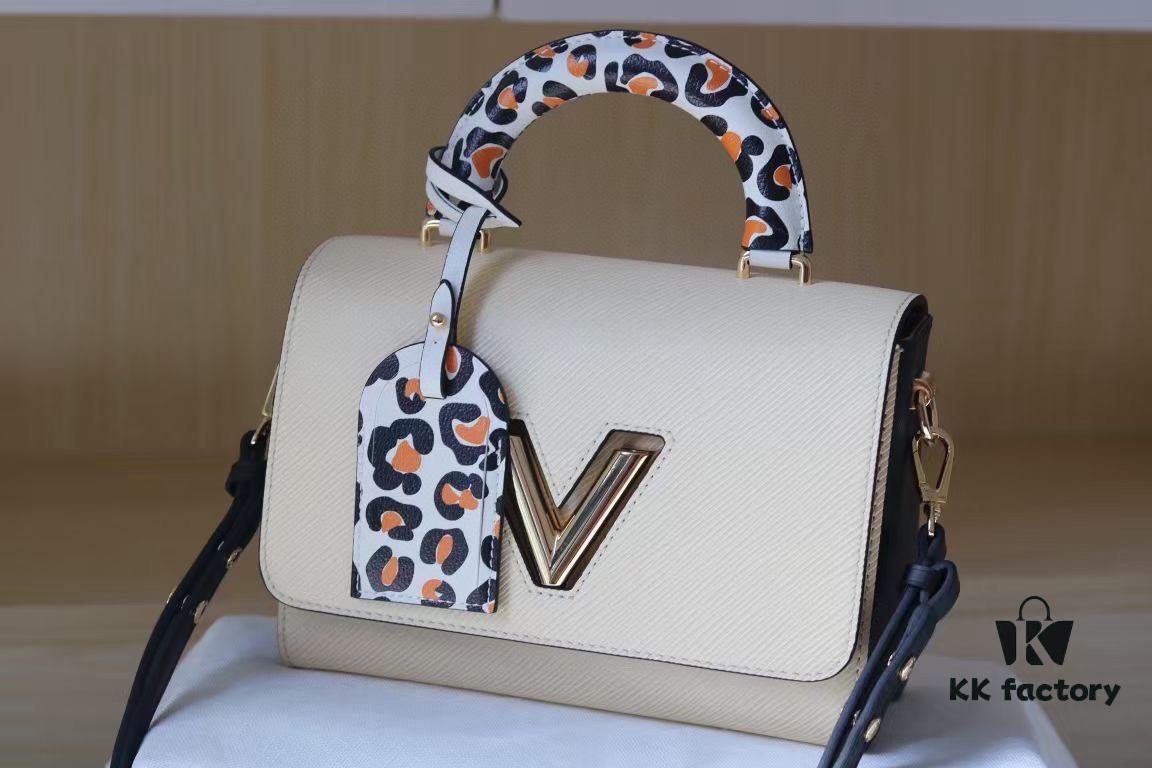 Rose] New Arrival [Rose] Model: 50362/58568/58569/58546/50280/50271 [Rose] 2022 Fall Wild at Heart Capsule Collection infuses the Twist Medium handbag with wild elegance. Crafted in iconic Epi grained leather, accented with trunk-inspired handles and a leopard-print signature plaque, this piece combines bold style with functional beauty. The detachable leather shoulder strap enhances versatility, making it an ideal companion for autumn wardrobes.