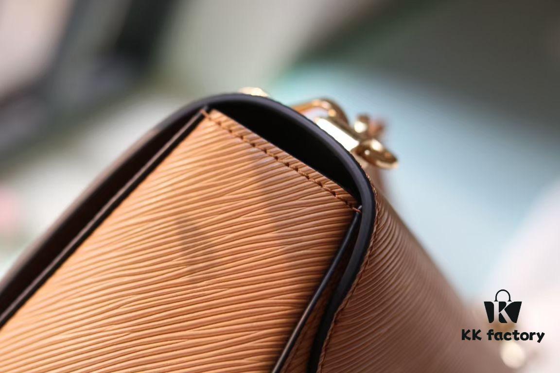 New Arrival Top Quality Twist Medium Handbag with Detachable Jacquard Strap and Leather Handle