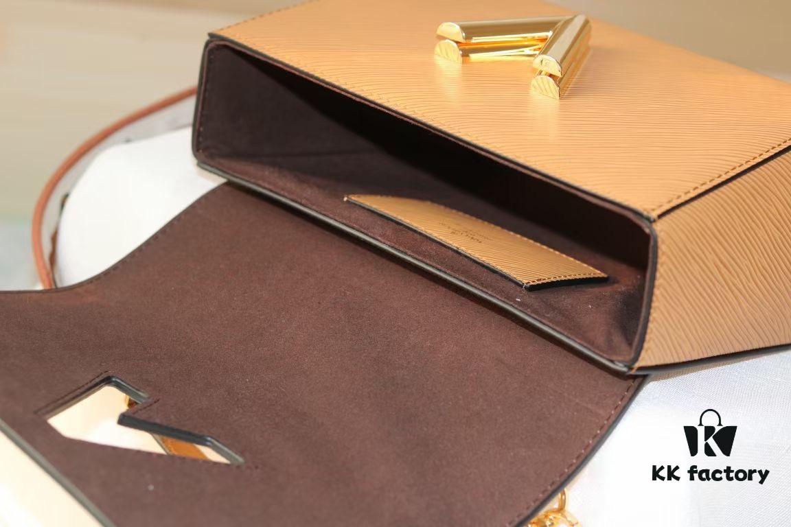 New Arrival Top Quality Twist Medium Handbag with Detachable Jacquard Strap and Leather Handle