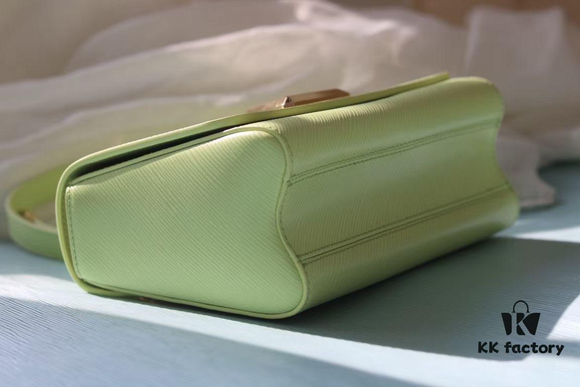 Top-Quality Original Twist Medium Handbag