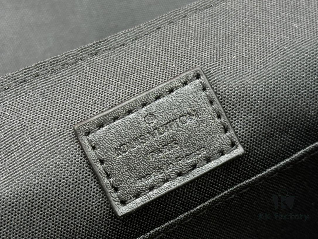 Original LV Trail Messenger Bag