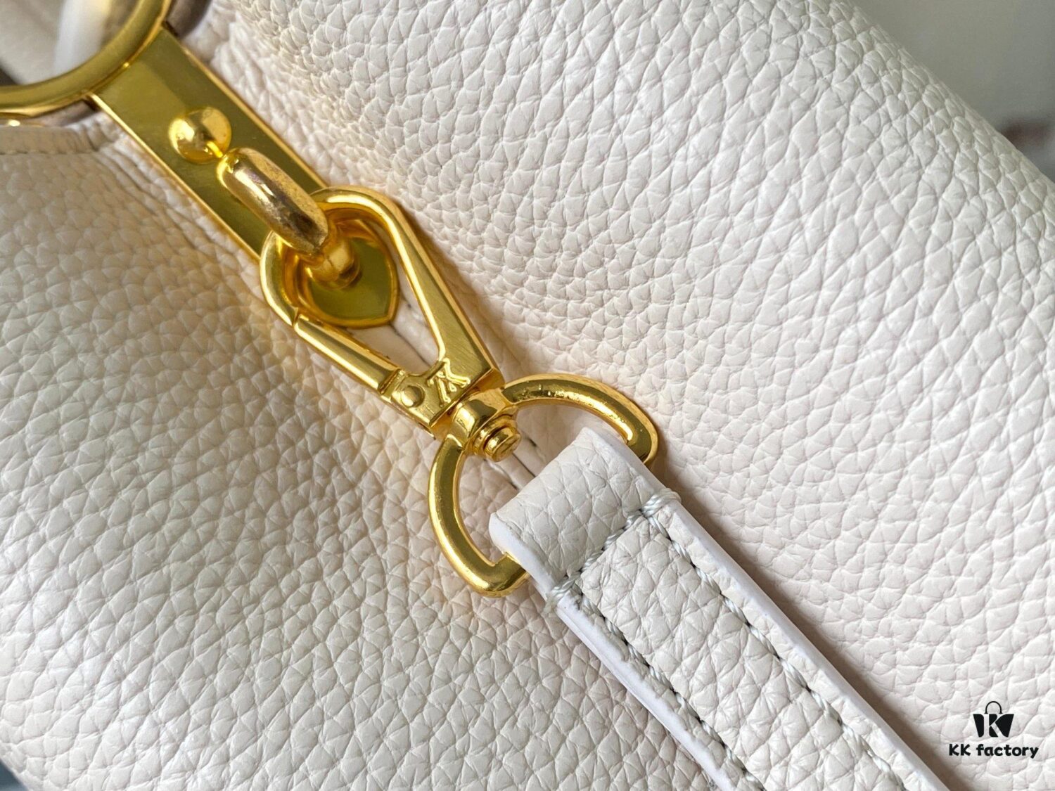 Upgraded M24698 Capucines BB Bag