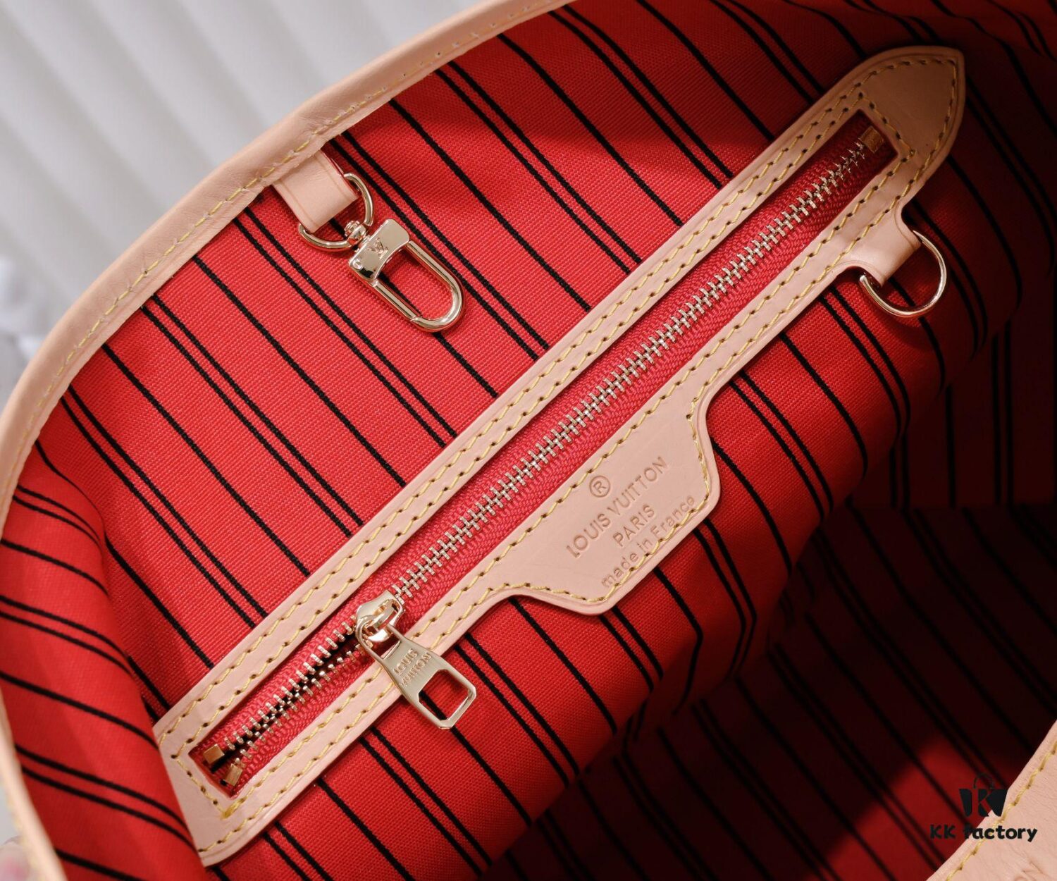 Wholesale Price, New Spring-Summer Style: The Calvi Bag in Damier Azur Canvas — Stylish and Spacious, Perfect for Both Office and Beach Getaways