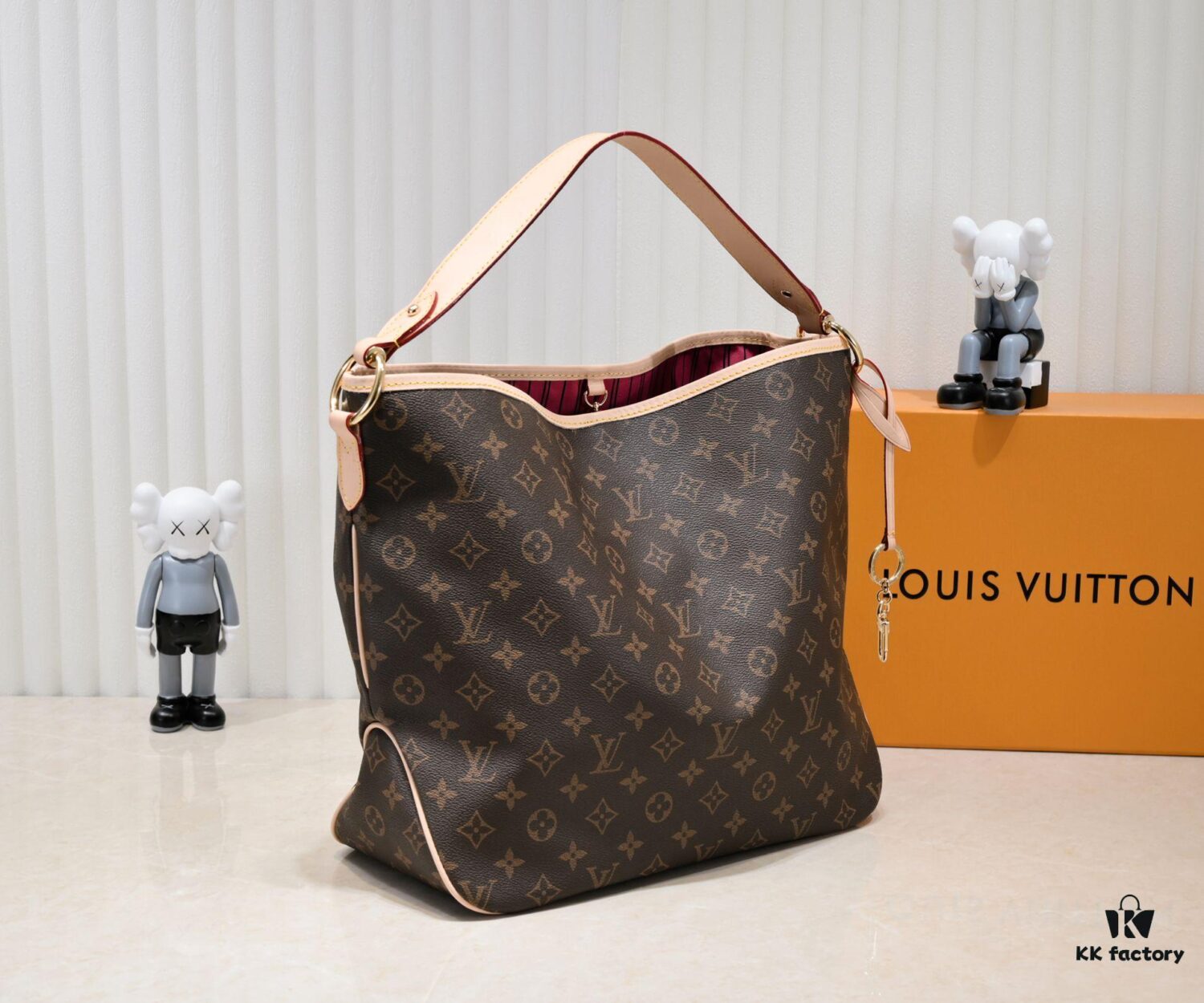 Wholesale Price New Summer Arrival: Stylish Damier Azur Canvas Calvi Tote Bag in Pomegranate Red Lining