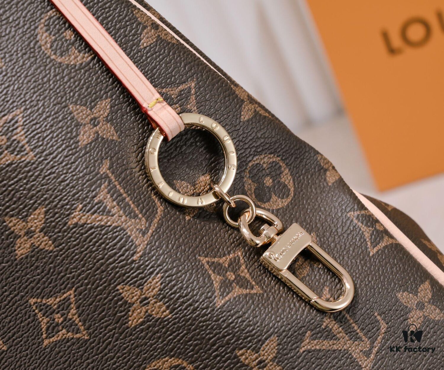 Wholesale Price New Summer Arrival: Stylish Damier Azur Canvas Calvi Tote Bag in Pomegranate Red Lining