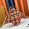 M40562 LV Square Bag Louis Vuitton 2024 Men's Spring-Summer Collection Advertising Special Edition