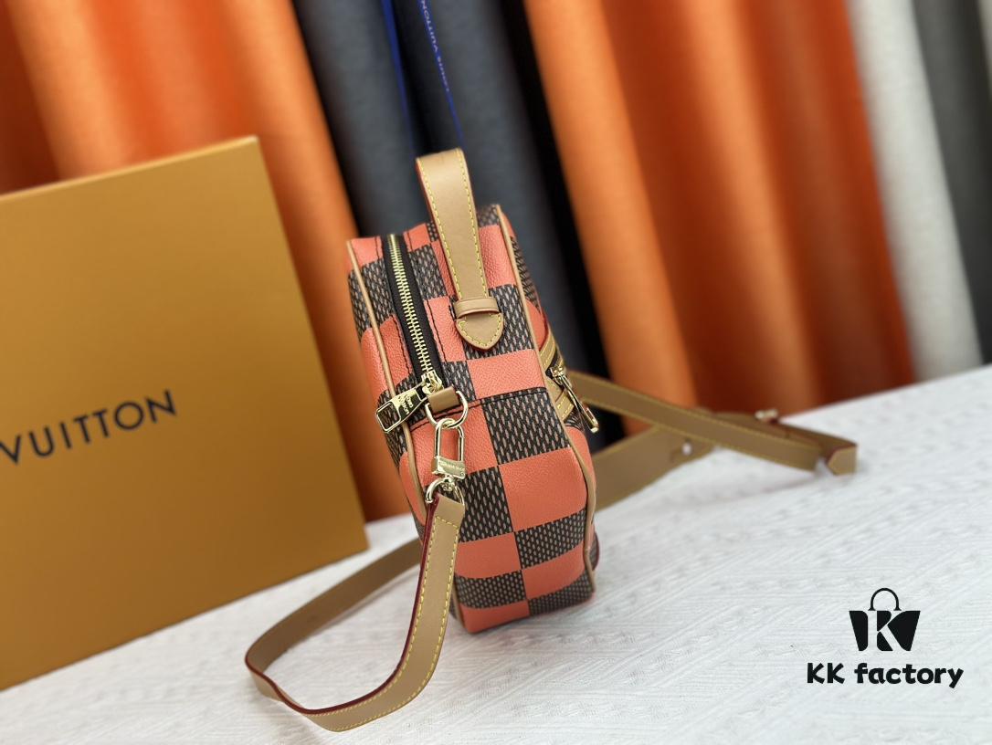 M40562 LV Square Bag Louis Vuitton 2024 Men's Spring-Summer Collection Advertising Special Edition