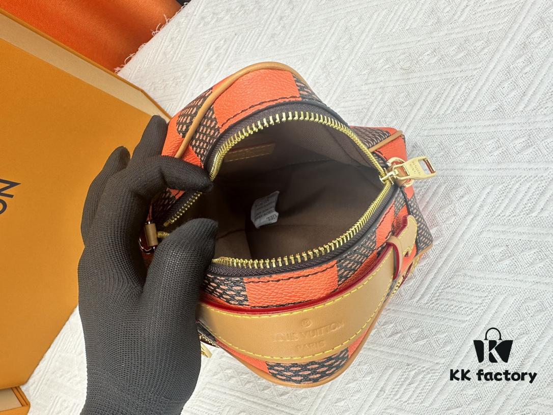 M40562 LV Square Bag Louis Vuitton 2024 Men's Spring-Summer Collection Advertising Special Edition