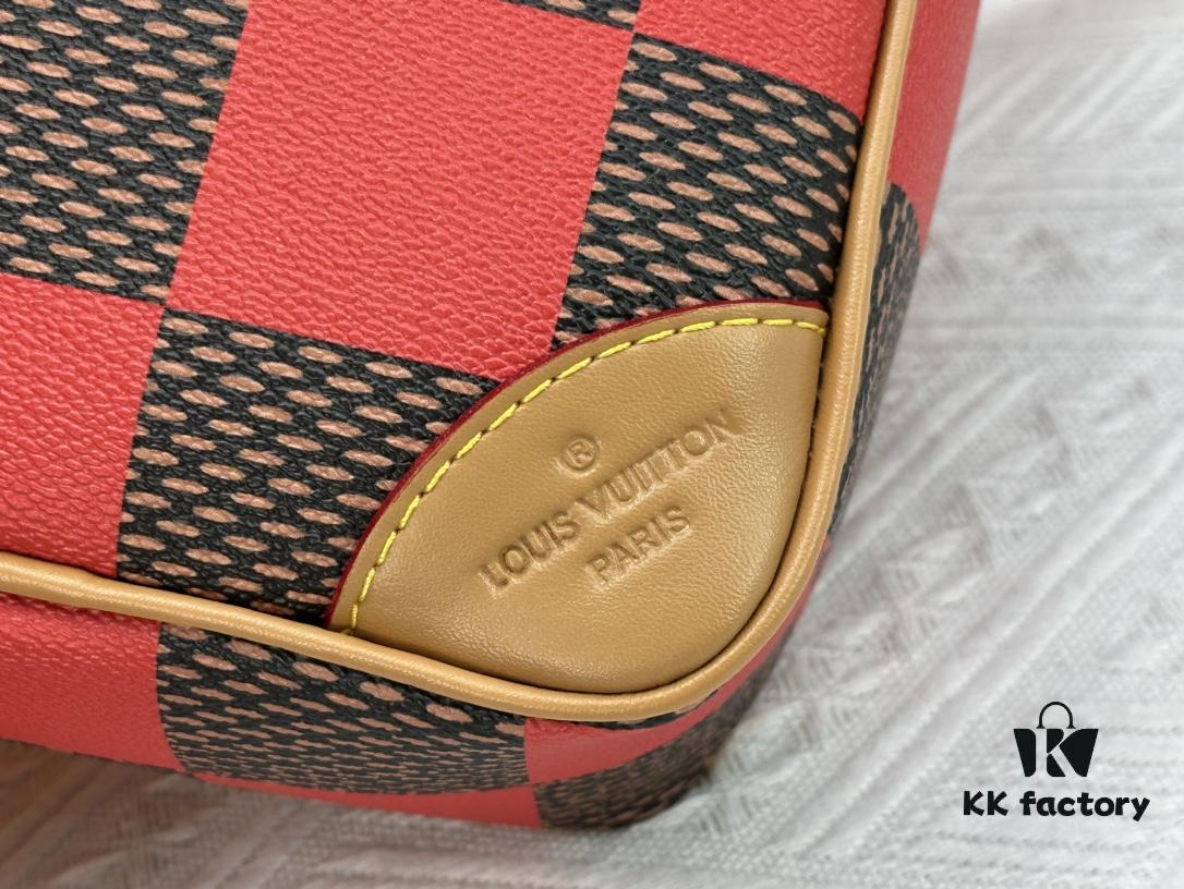 M40562 LV Square Bag Louis Vuitton 2024 Men's Spring-Summer Collection Advertisement Special