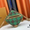 M40562 LV Square Bag Louis Vuitton 2024 Men's Spring-Summer Collection Campaign